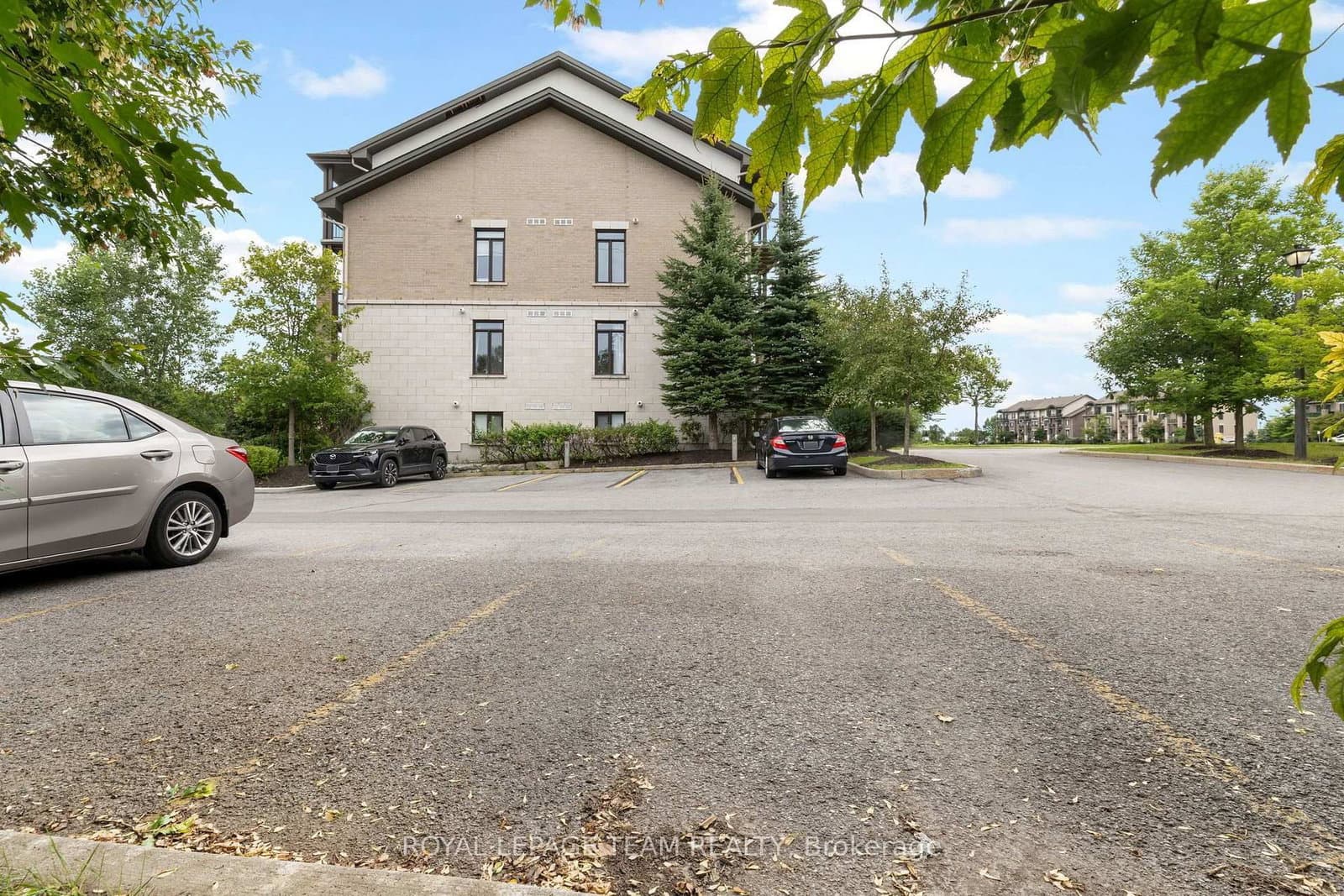 655 Beauparc Private, Unit 104 thumbnail 44