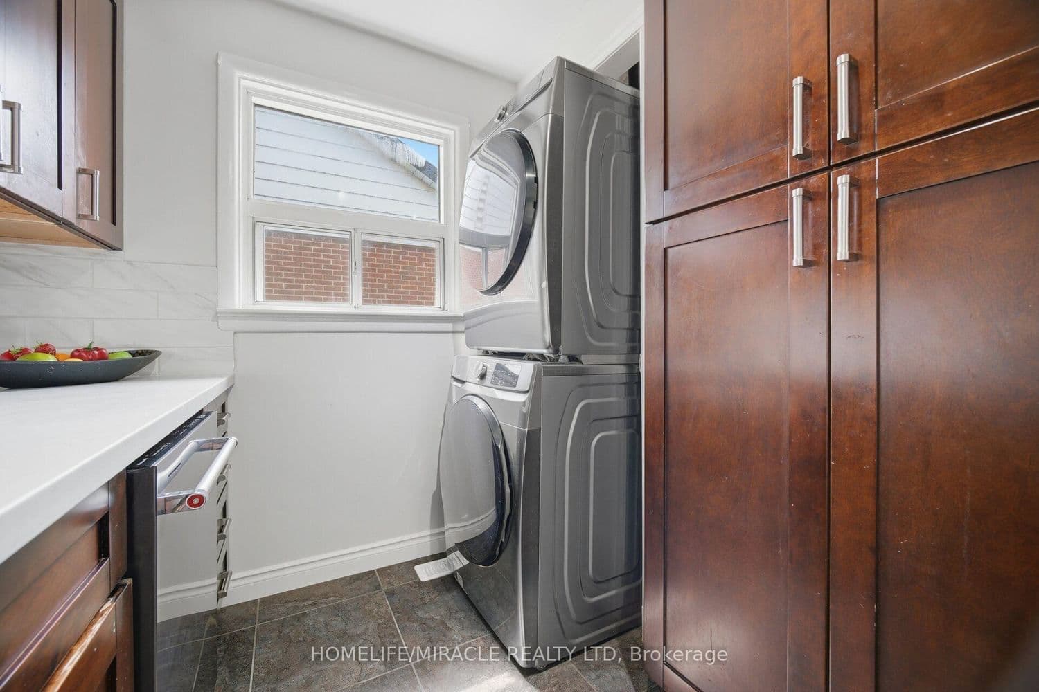 199 Allen Street E thumbnail 29