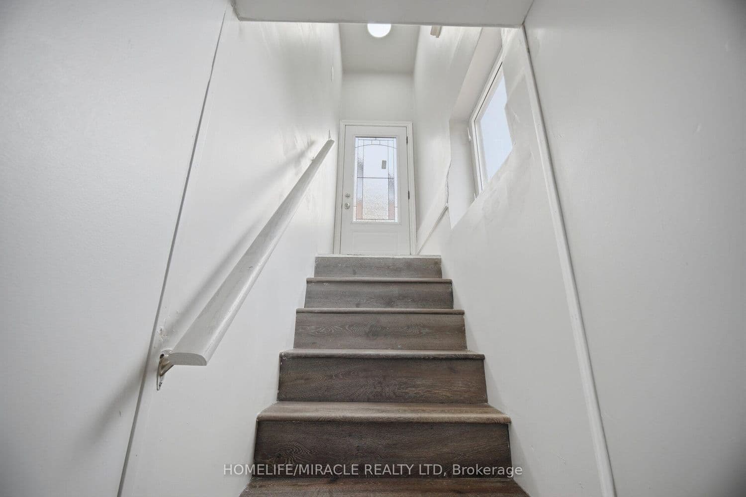 199 Allen Street E thumbnail 31