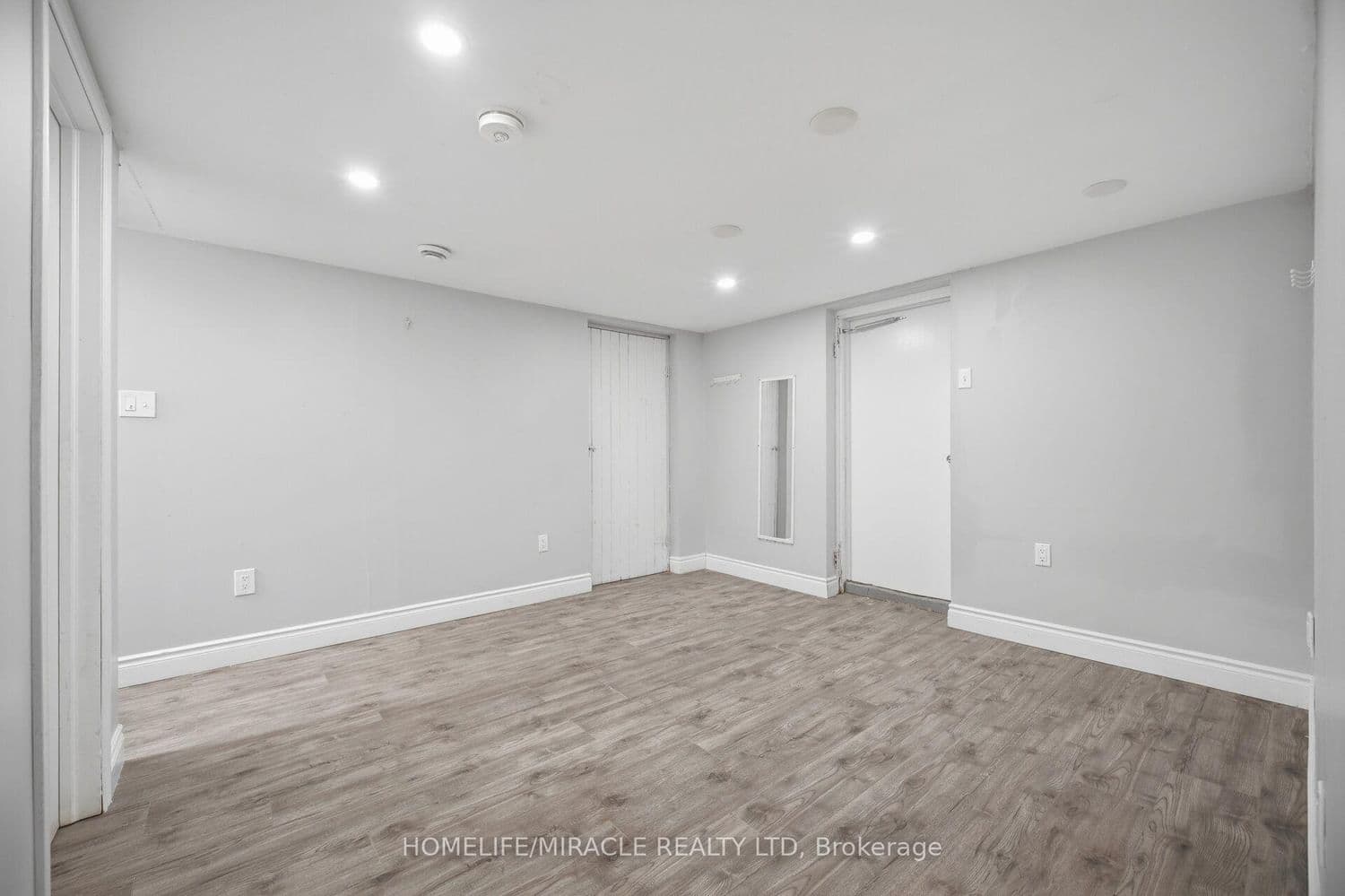 199 Allen Street E thumbnail 34