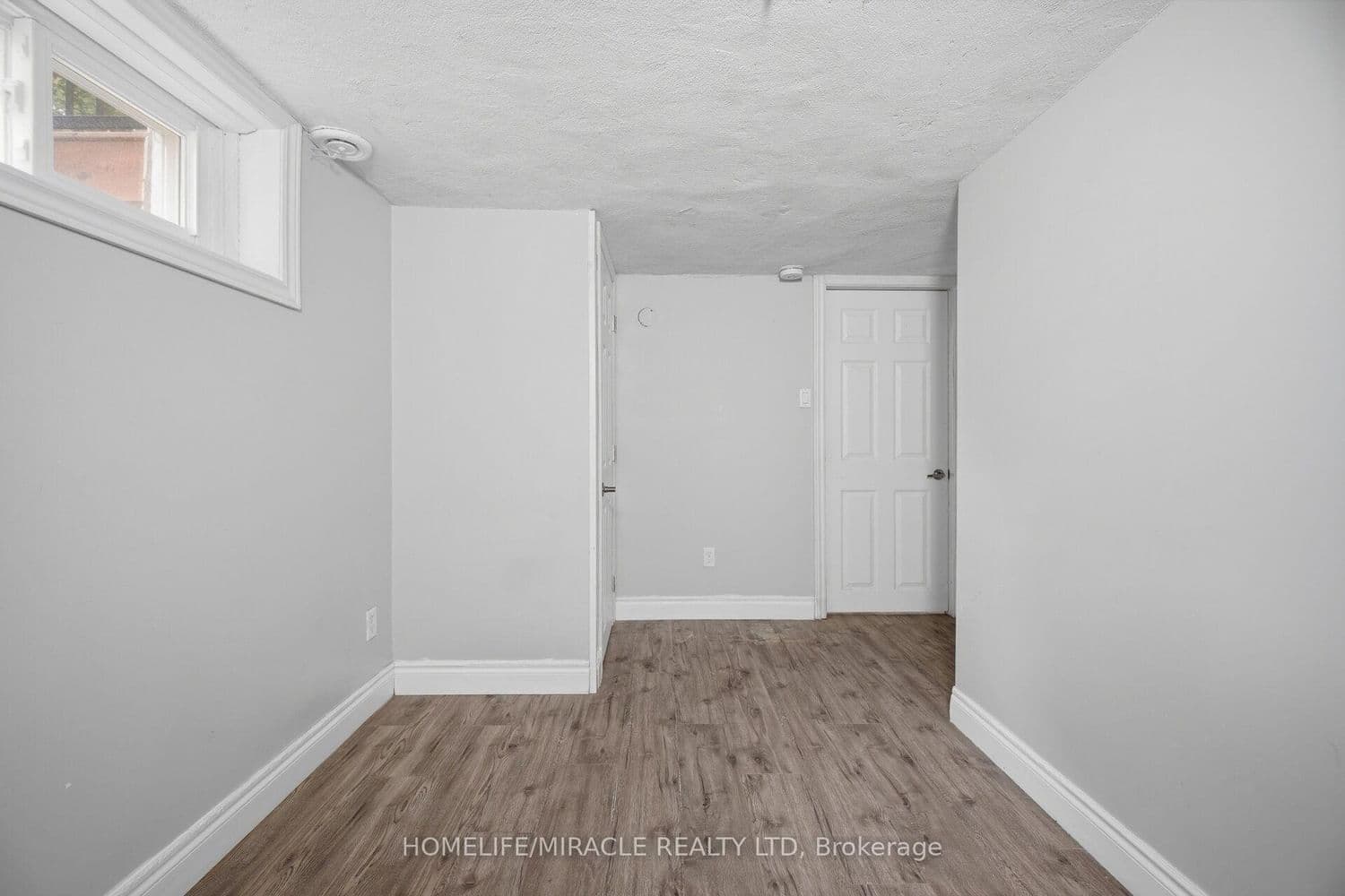 199 Allen Street E thumbnail 43