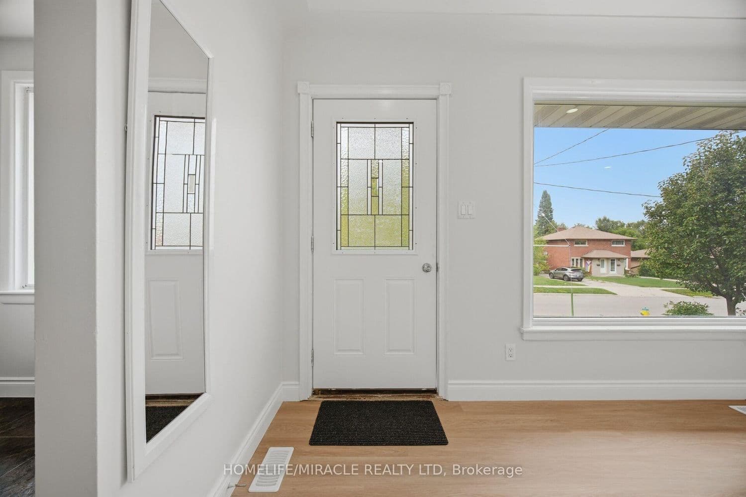 199 Allen Street E thumbnail 5