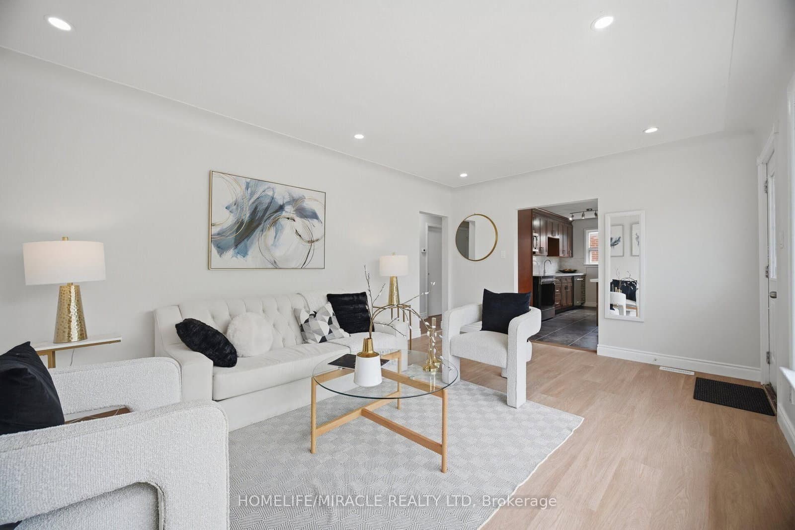 199 Allen Street E thumbnail 8