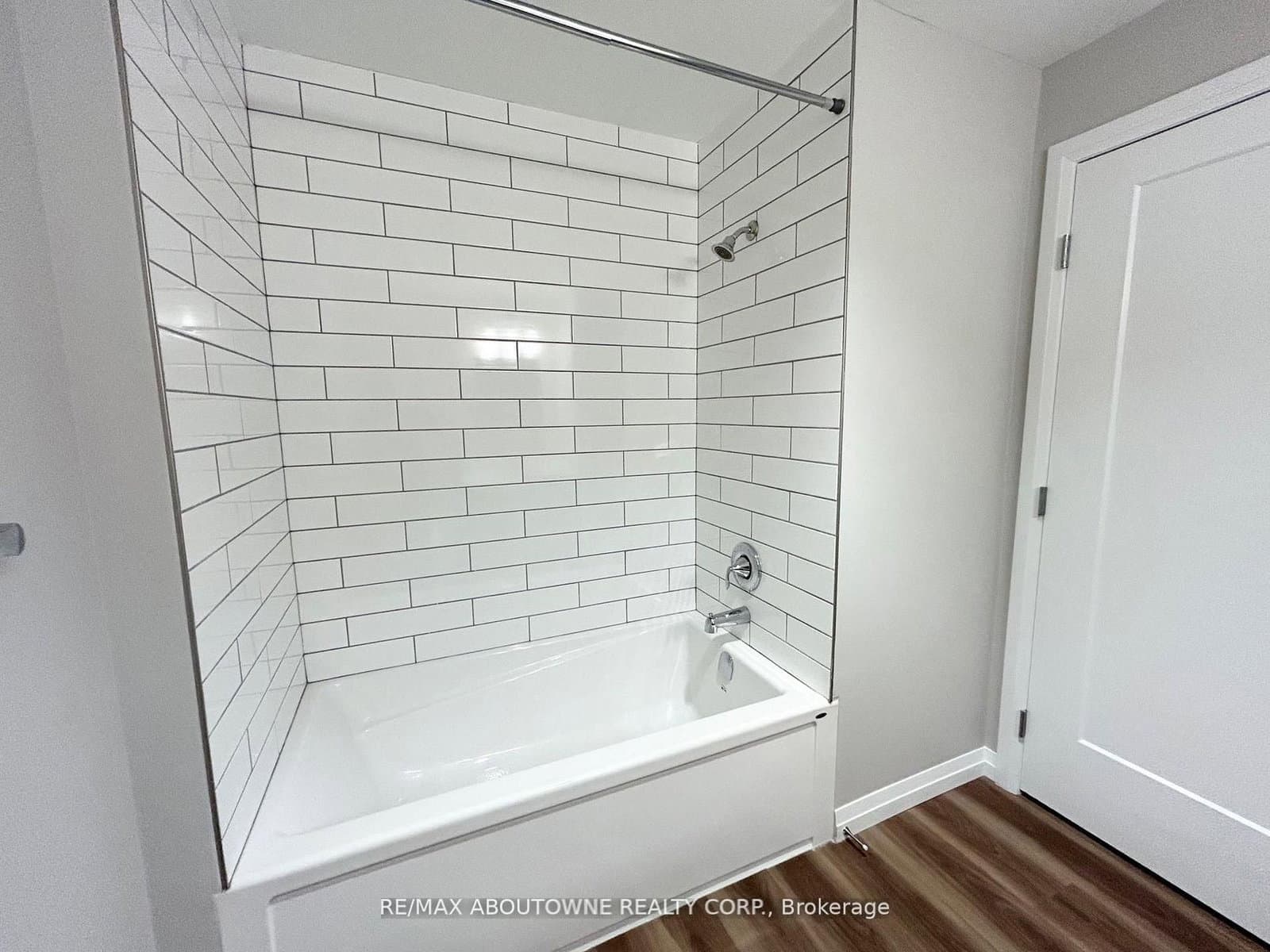 28 Westhill Drive, Unit 201 thumbnail 11