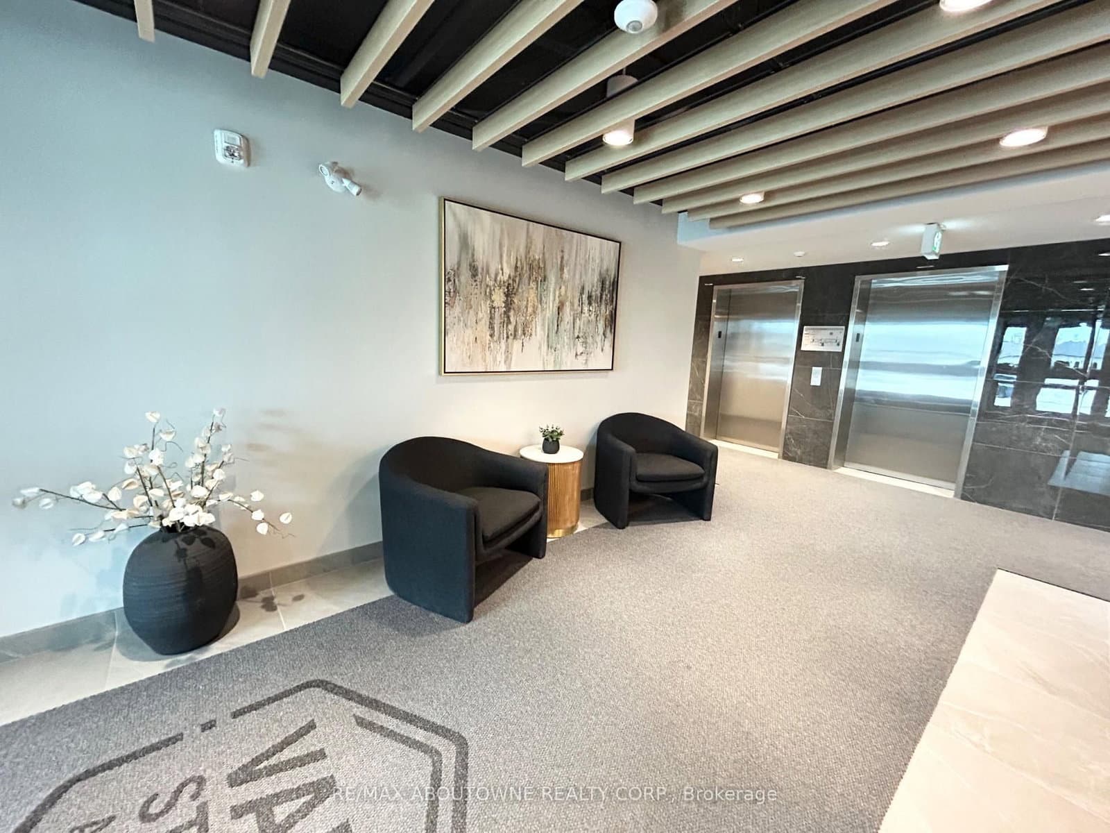 28 Westhill Drive, Unit 201 thumbnail 2