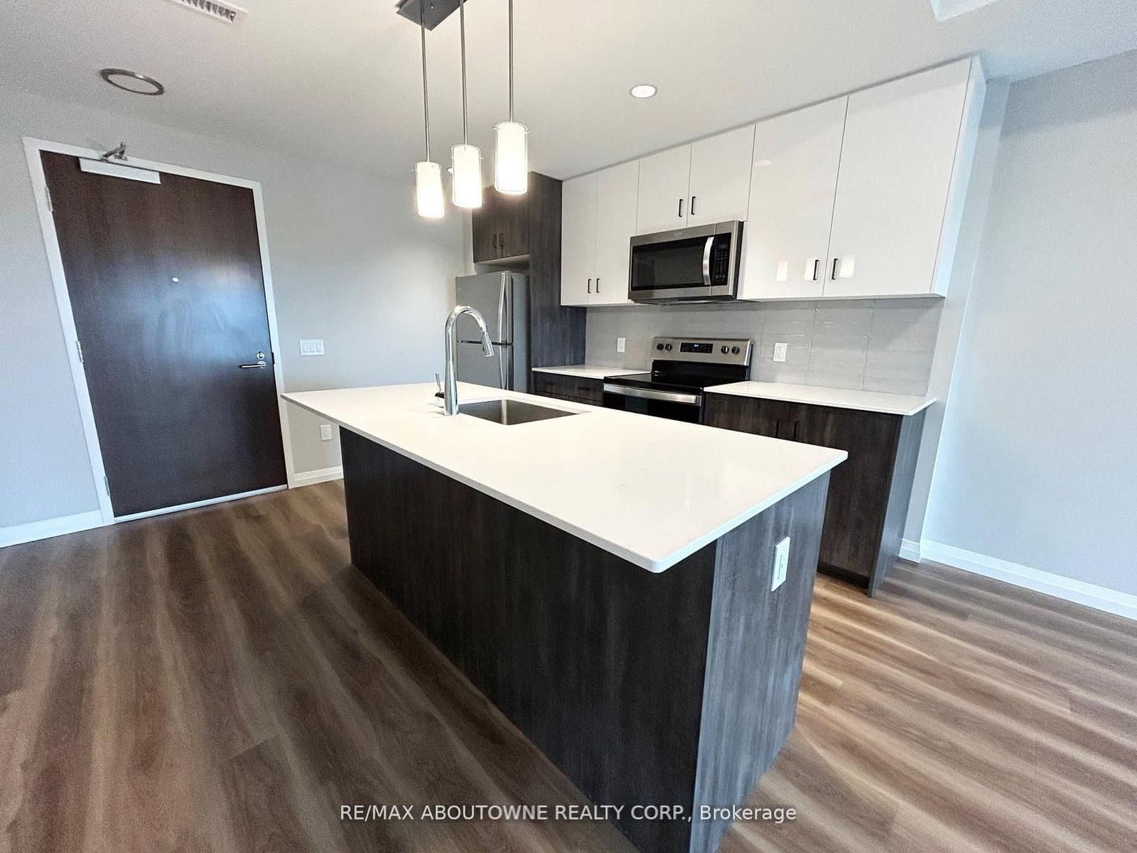 28 Westhill Drive, Unit 201 thumbnail 3