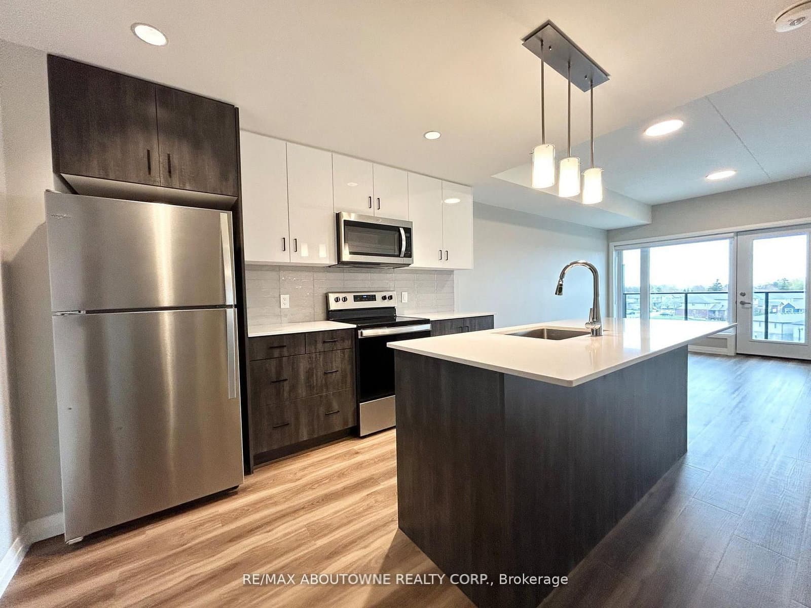 28 Westhill Drive, Unit 201 thumbnail 4