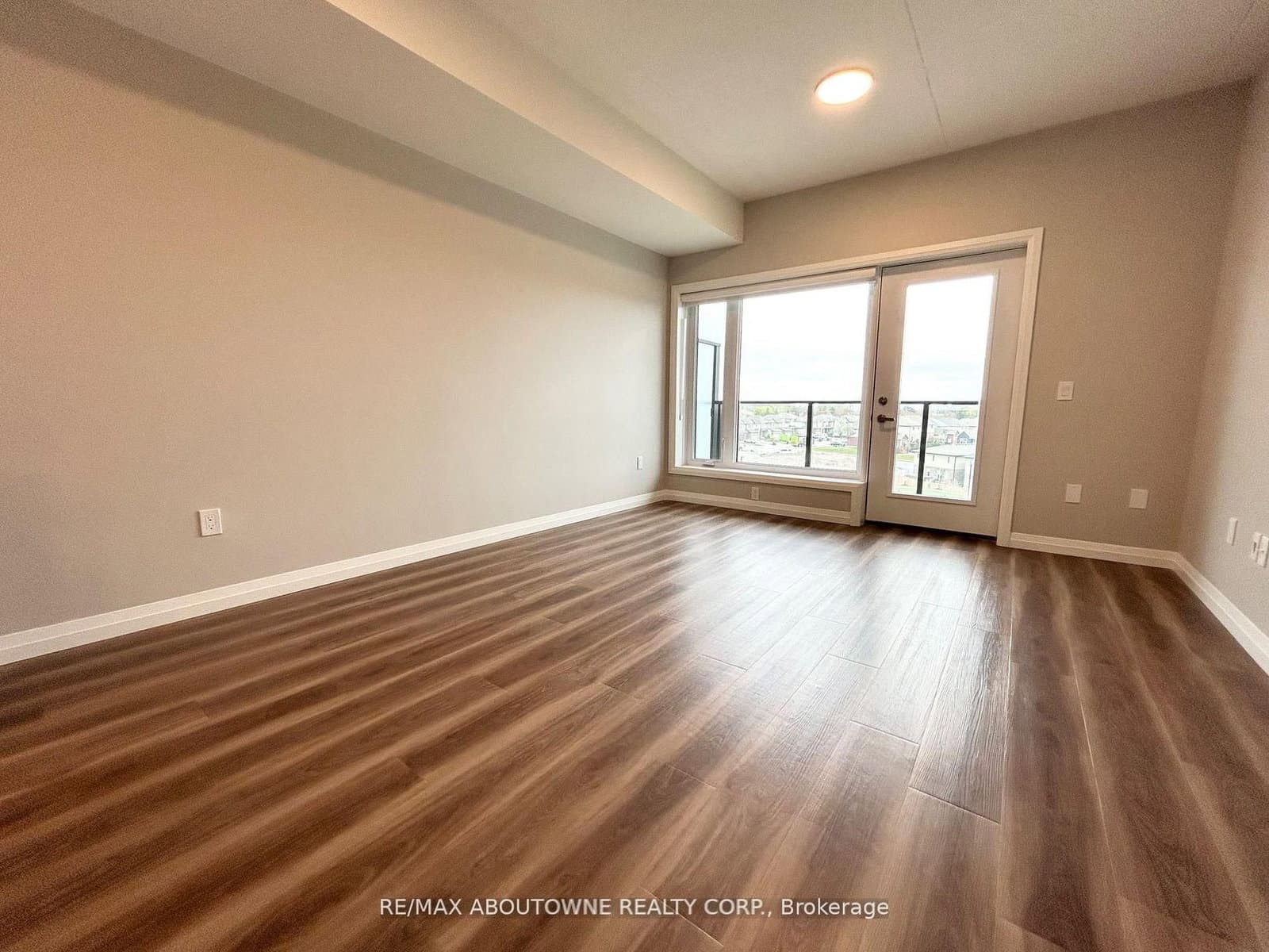 28 Westhill Drive, Unit 201 thumbnail 7