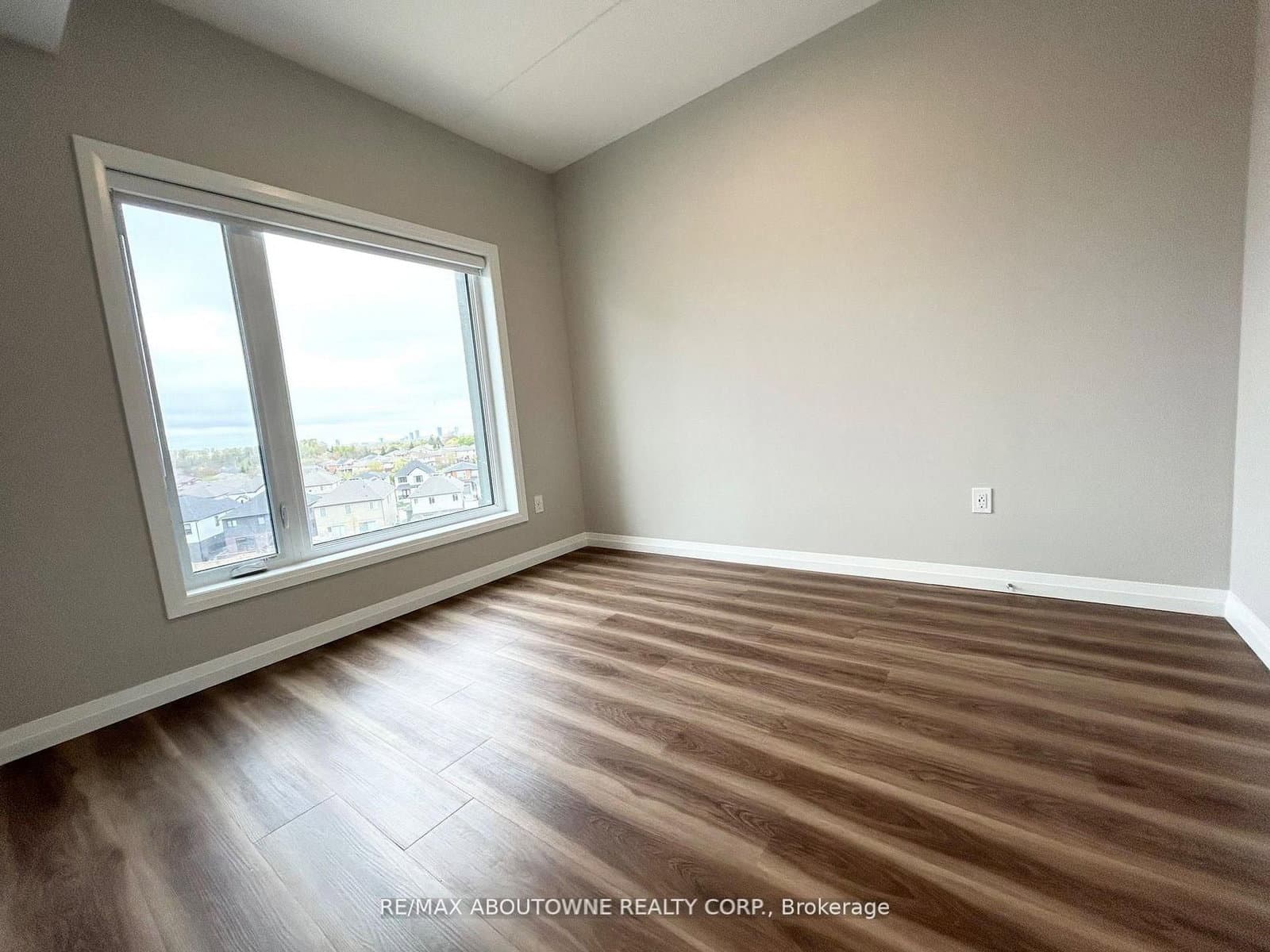 28 Westhill Drive, Unit 201 thumbnail 8