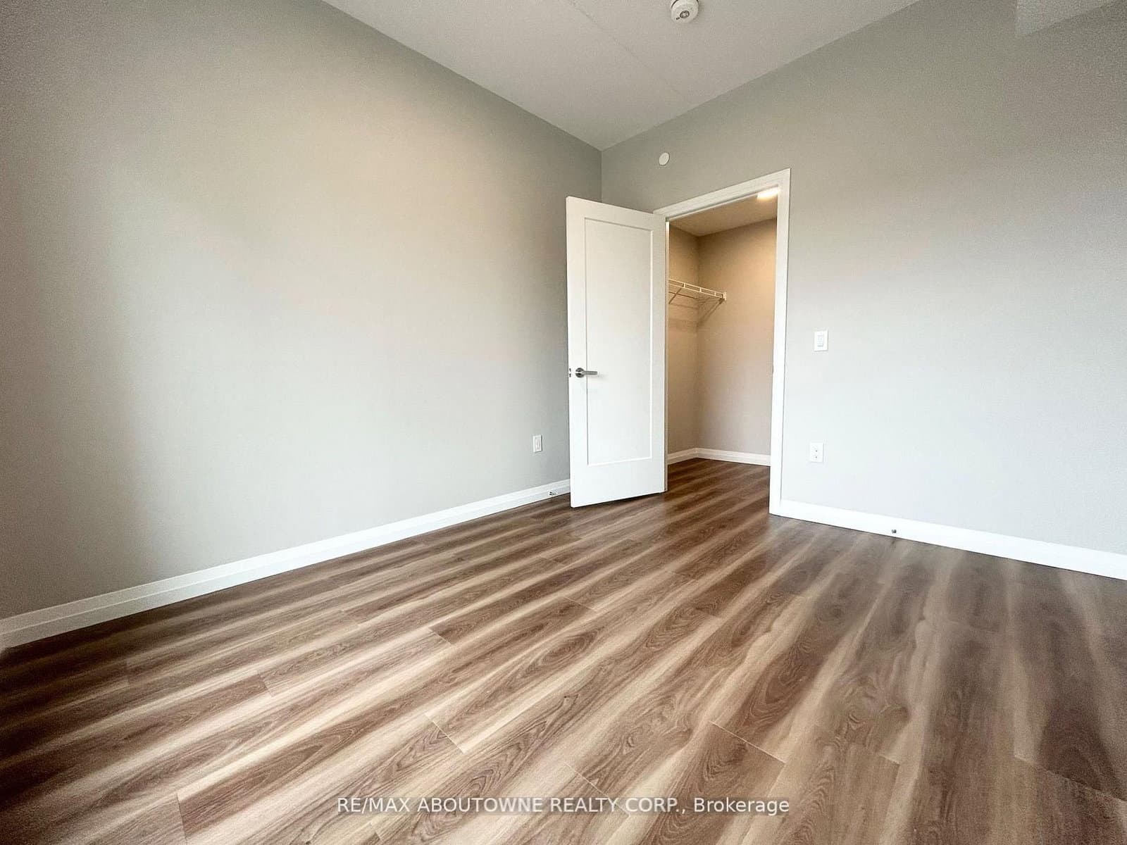 28 Westhill Drive, Unit 201 thumbnail 9