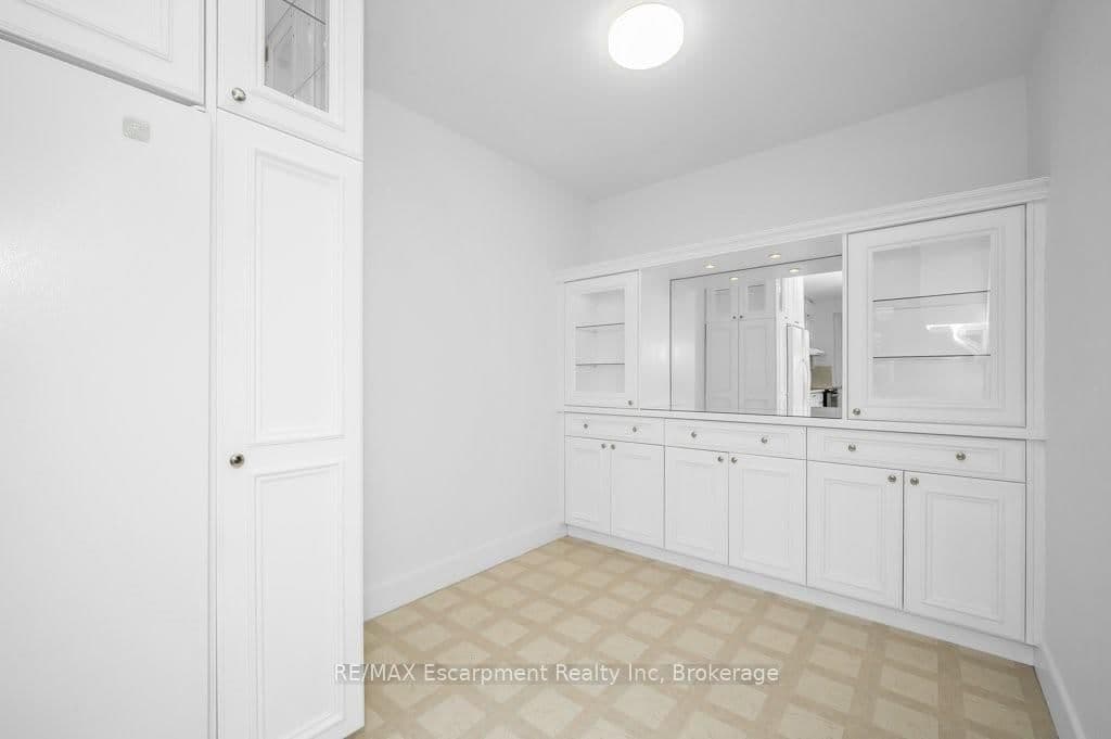 9 Grant Boulevard, Unit 201 thumbnail 17