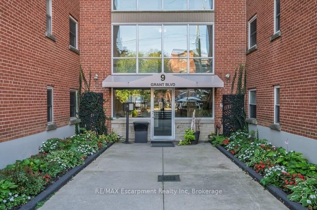 9 Grant Boulevard, Unit 201 thumbnail 2