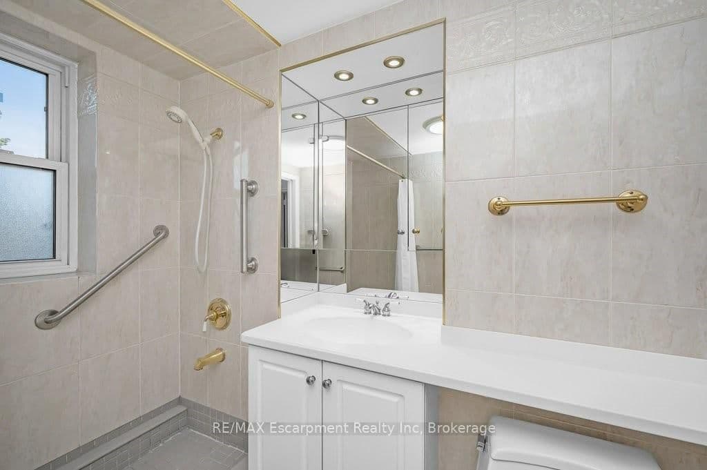 9 Grant Boulevard, Unit 201 thumbnail 27