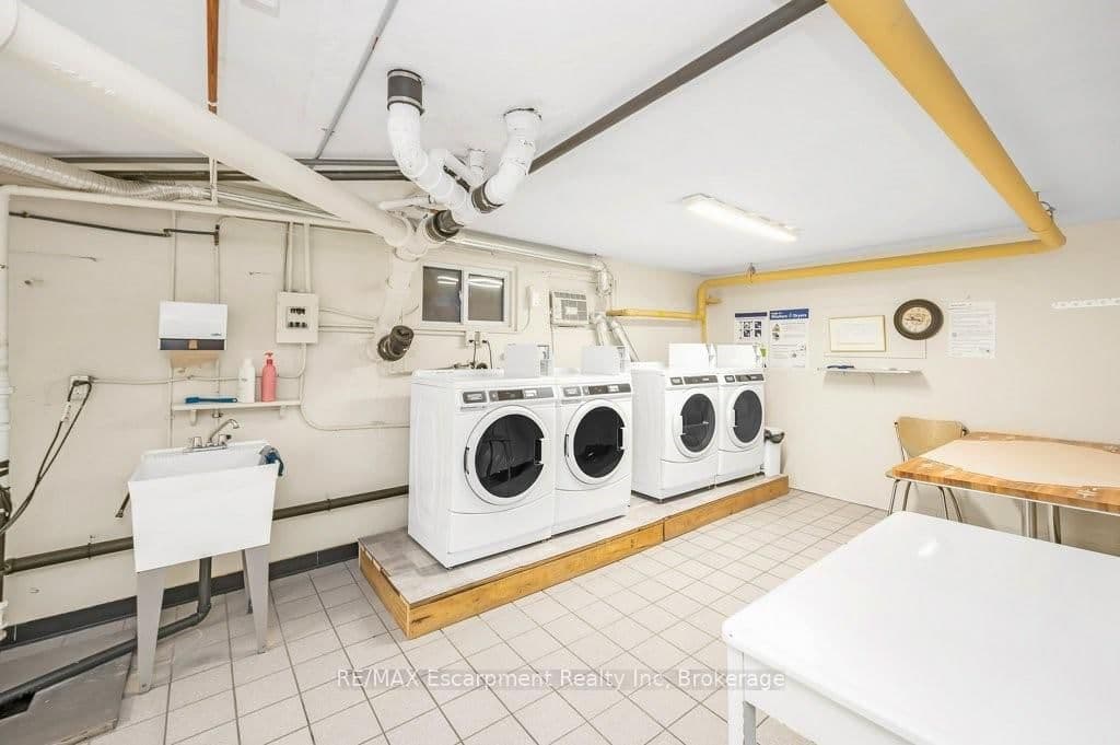 9 Grant Boulevard, Unit 201 thumbnail 31
