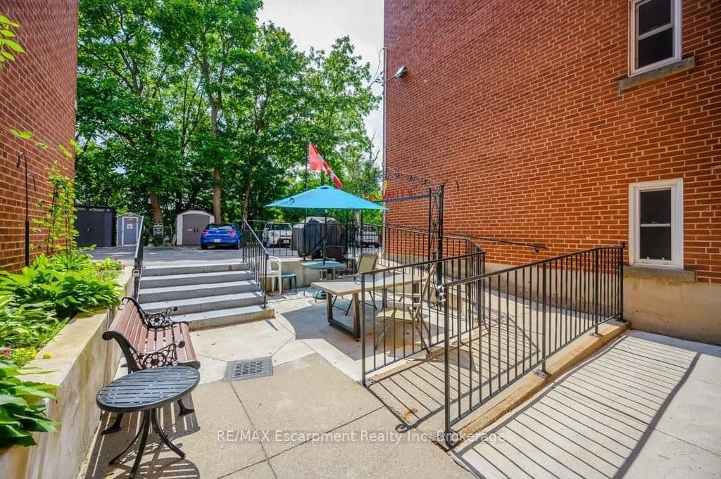 9 Grant Boulevard, Unit 201 thumbnail 37