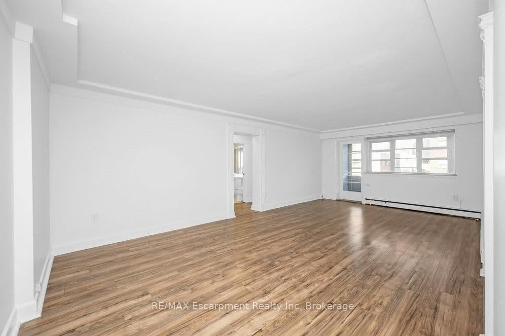 9 Grant Boulevard, Unit 201 thumbnail 6