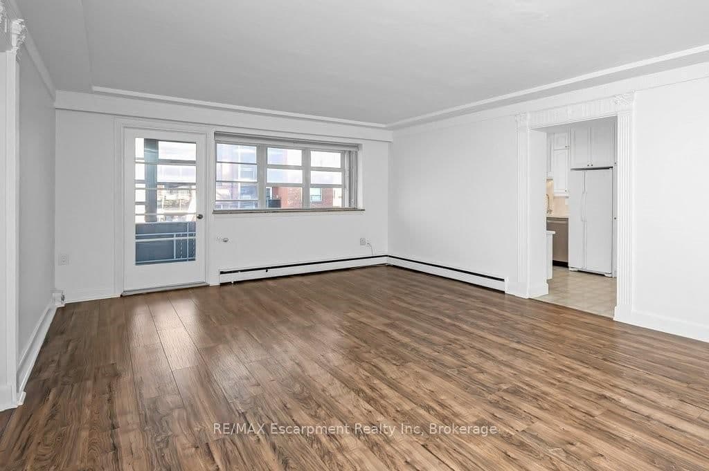9 Grant Boulevard, Unit 201 thumbnail 8