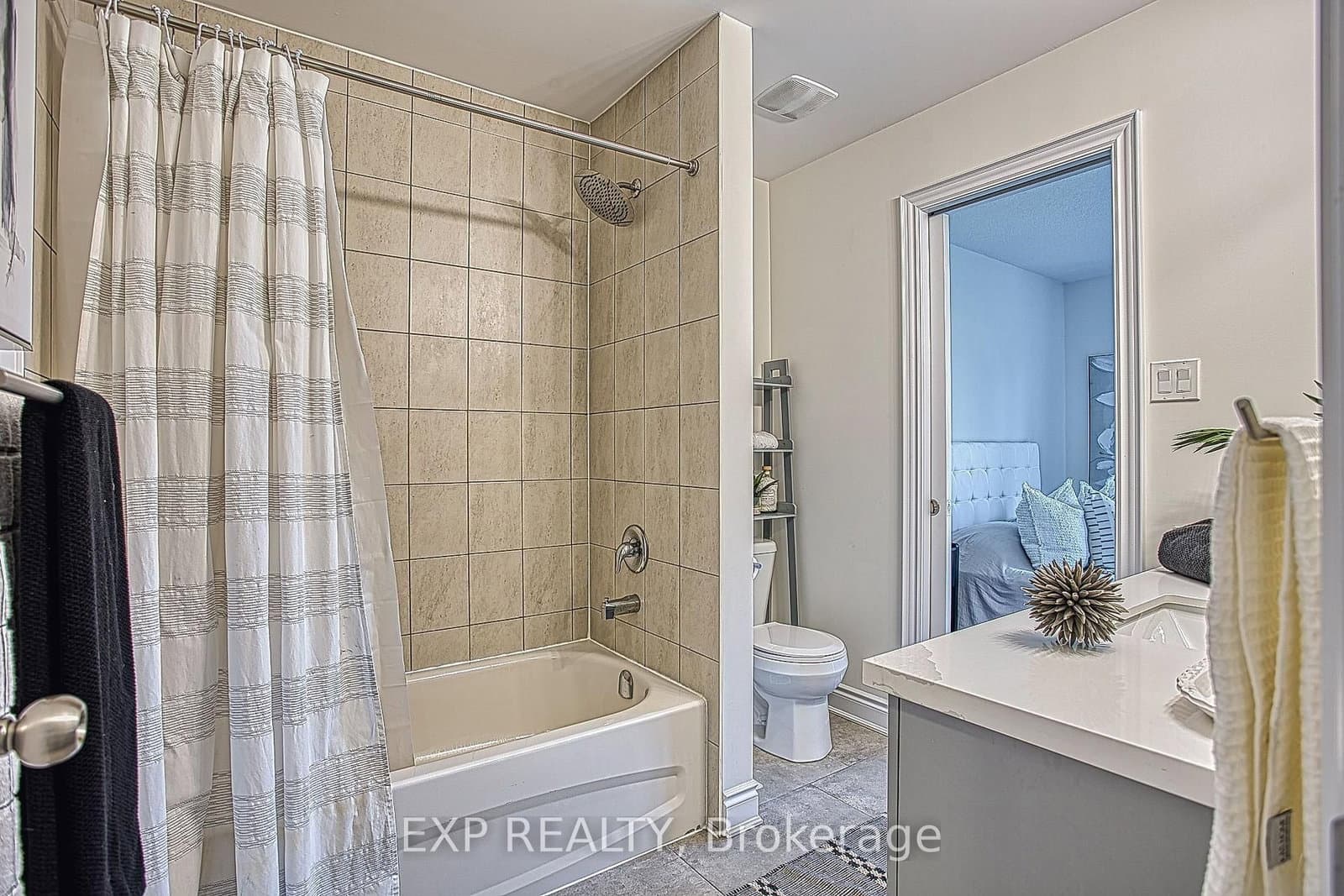 383 Dundas Street E, Unit 4 thumbnail 19