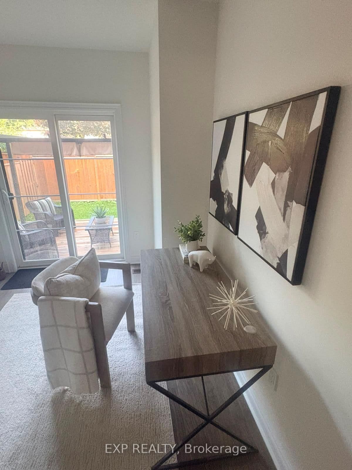 383 Dundas Street E, Unit 4 thumbnail 22