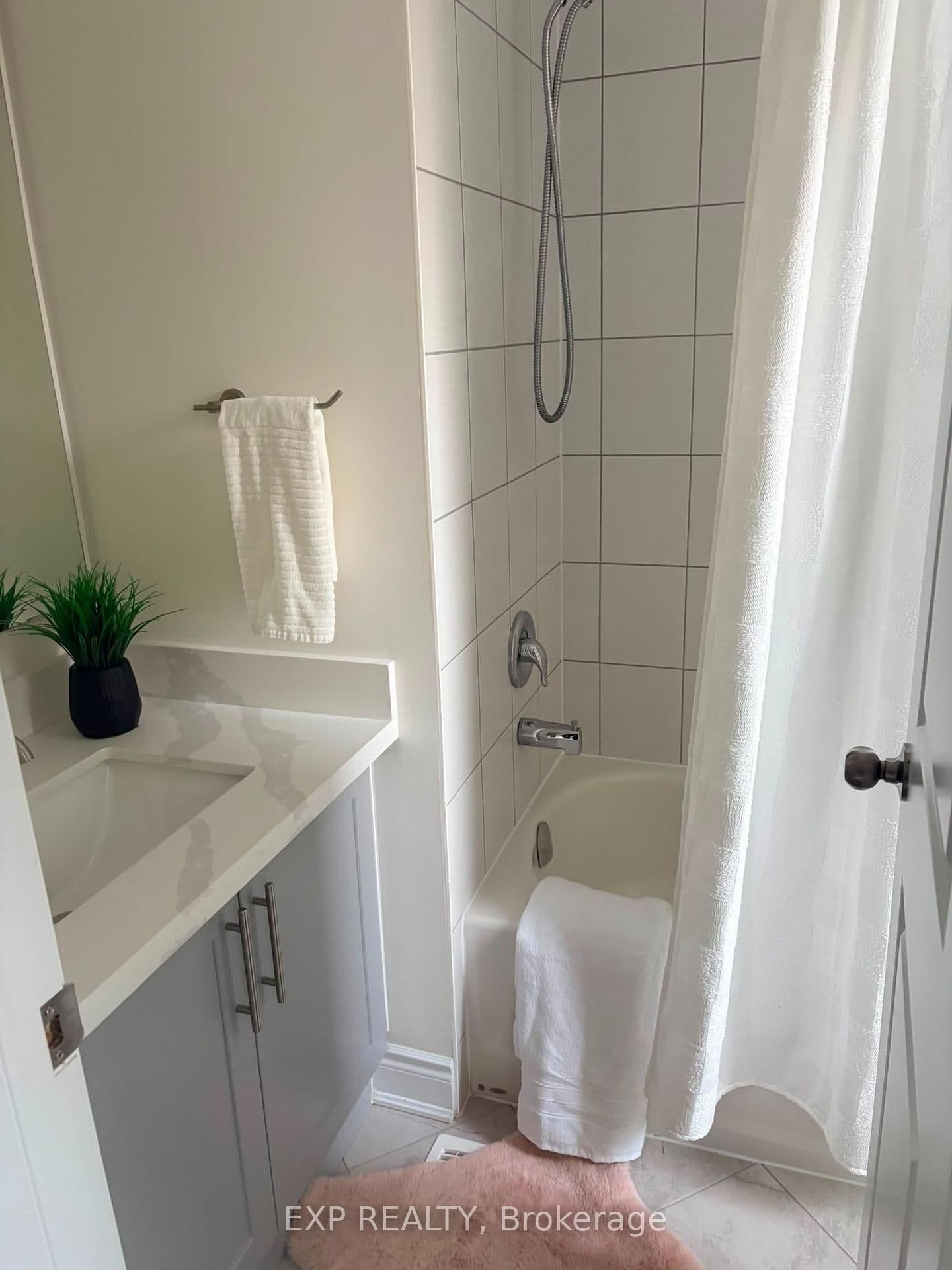 383 Dundas Street E, Unit 4 thumbnail 24