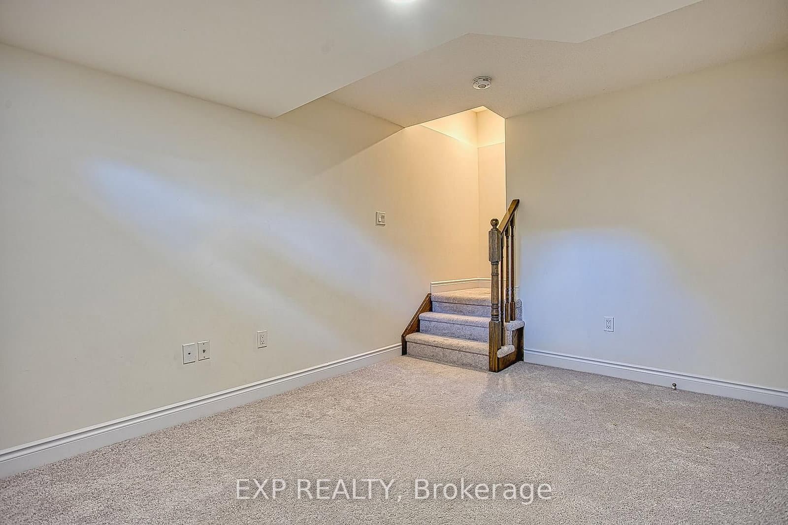 383 Dundas Street E, Unit 4 thumbnail 27