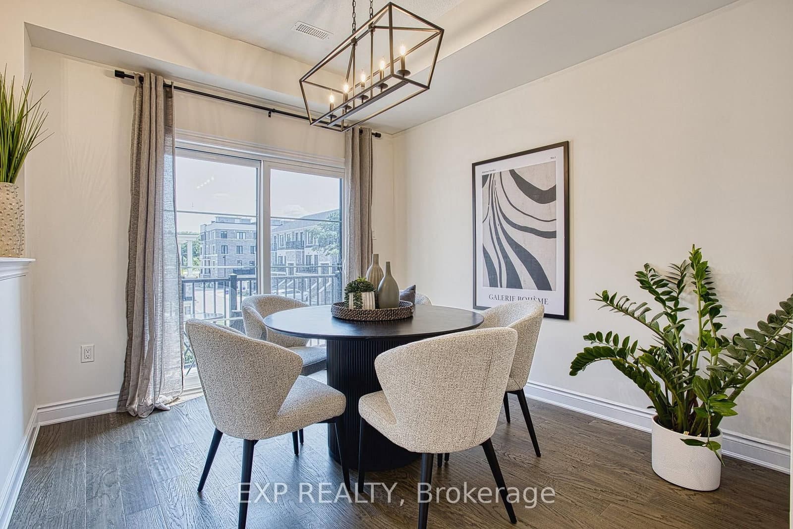 383 Dundas Street E, Unit 4 thumbnail 3