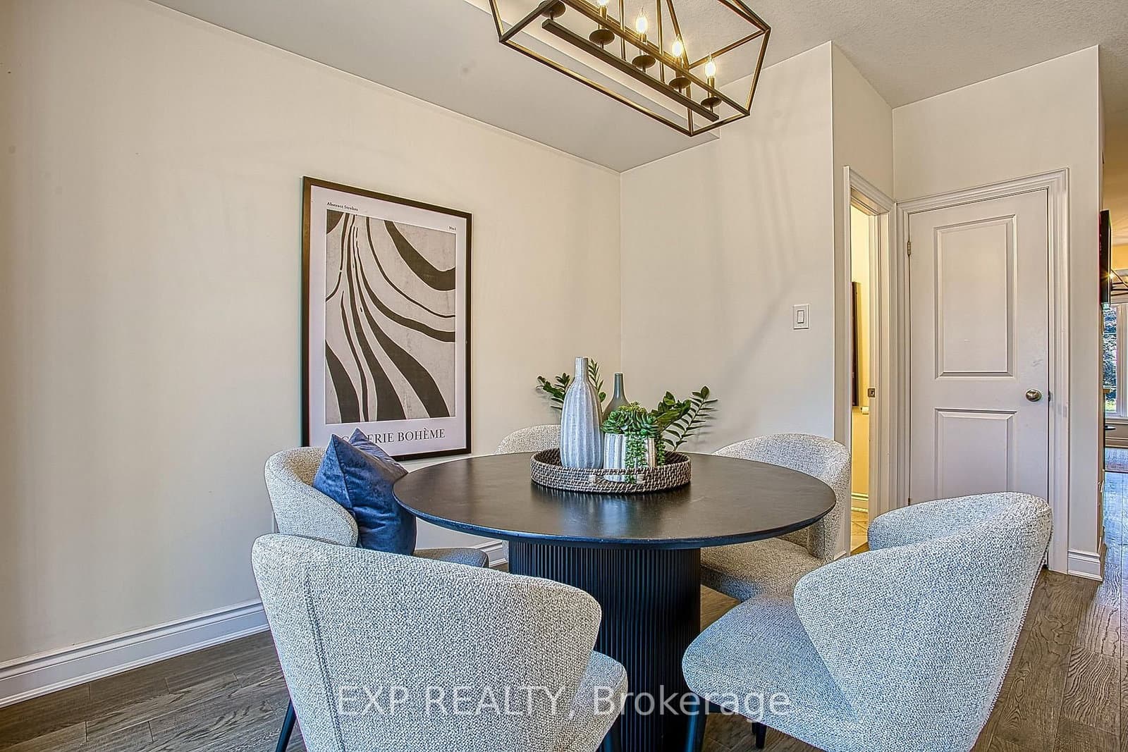 383 Dundas Street E, Unit 4 thumbnail 4