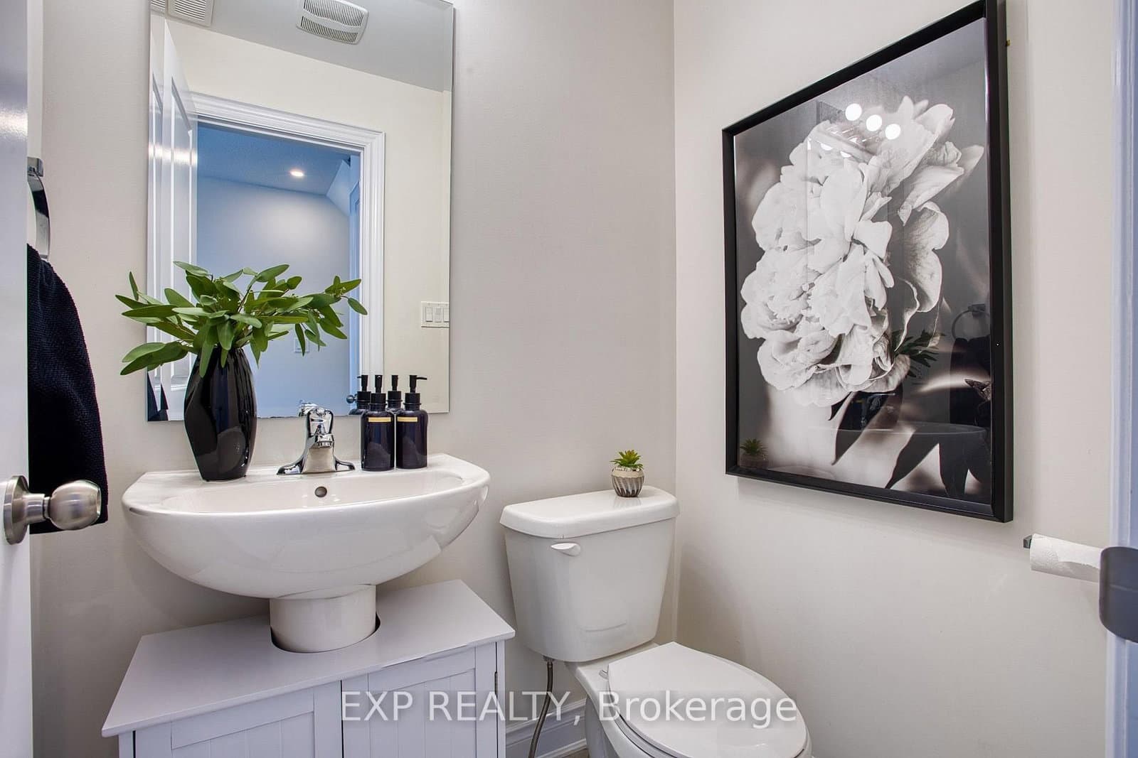 383 Dundas Street E, Unit 4 thumbnail 5