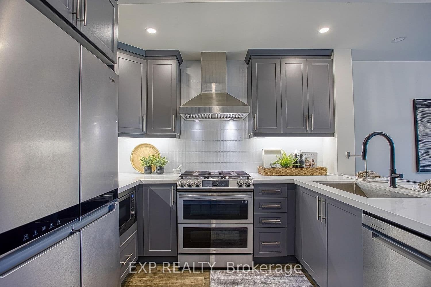 383 Dundas Street E, Unit 4 thumbnail 7