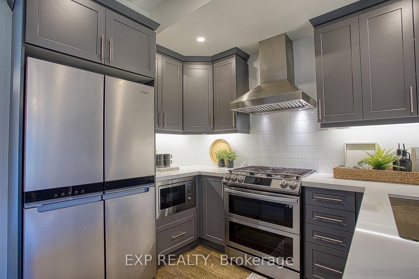 383 Dundas Street E, Unit 4 thumbnail 8