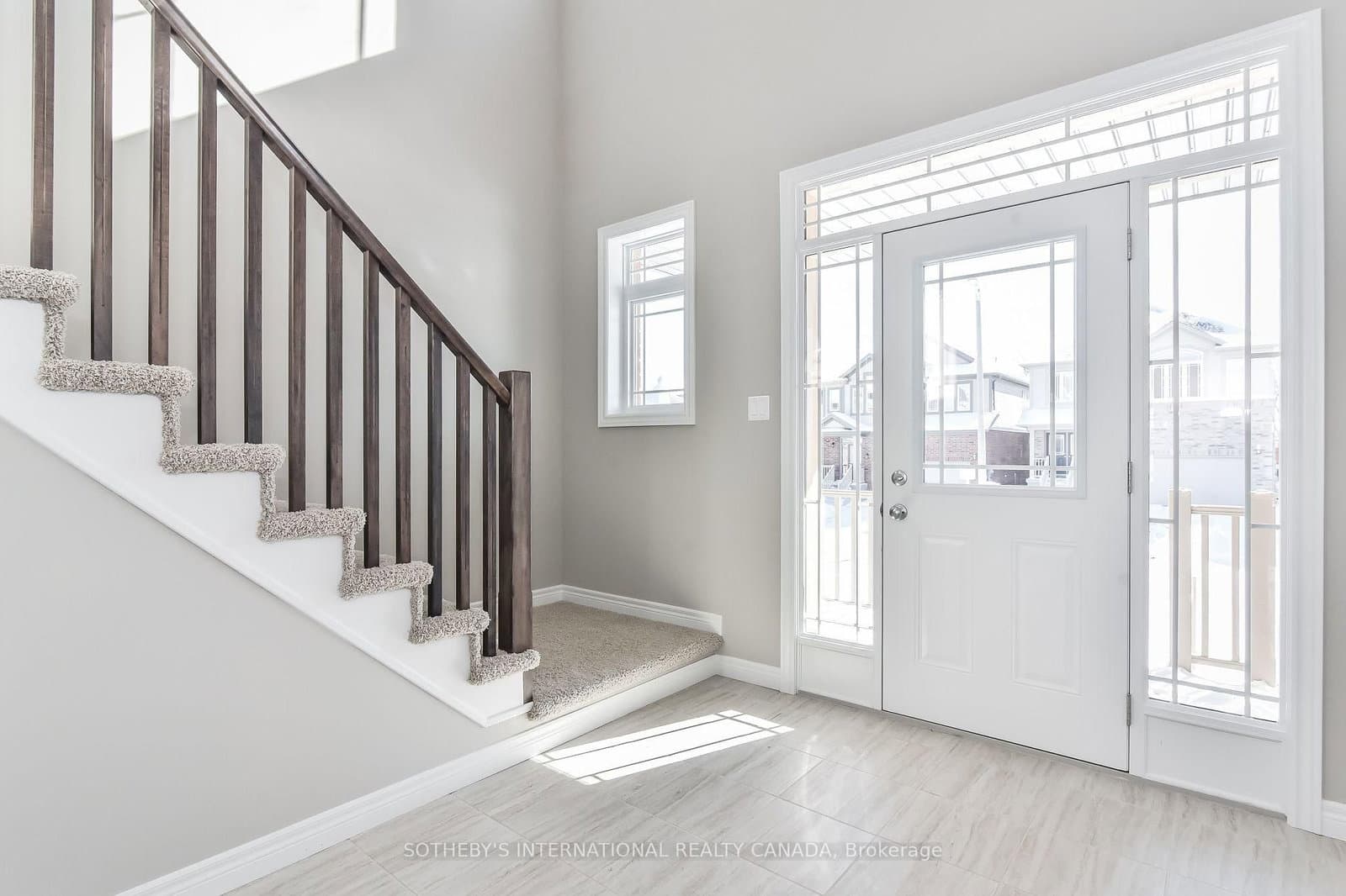 529 Anton Crescent thumbnail 2