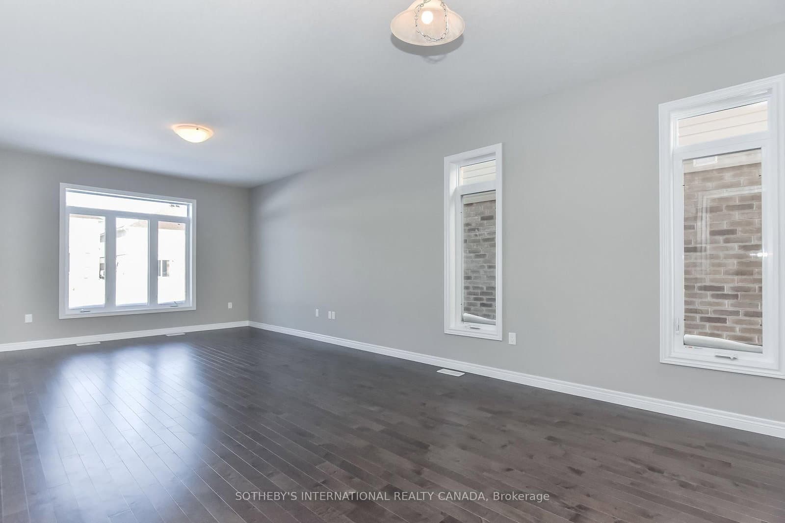 529 Anton Crescent thumbnail 5
