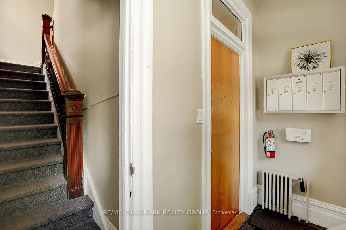 120 Strathcona Avenue thumbnail 3