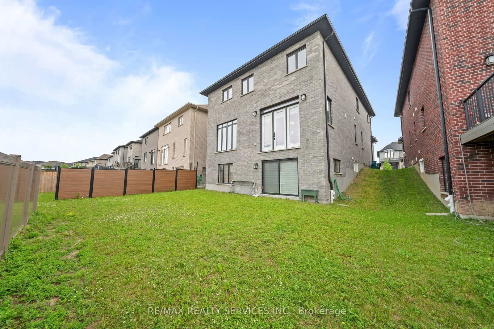 130 Pondcliffe Drive thumbnail 49
