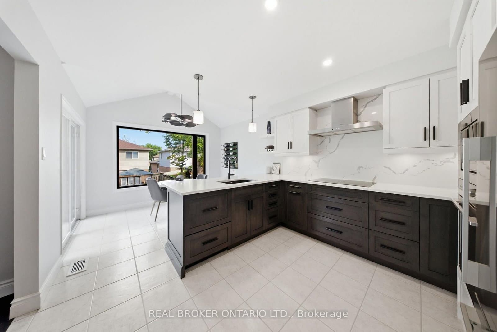 19 Boulder Crescent thumbnail 5