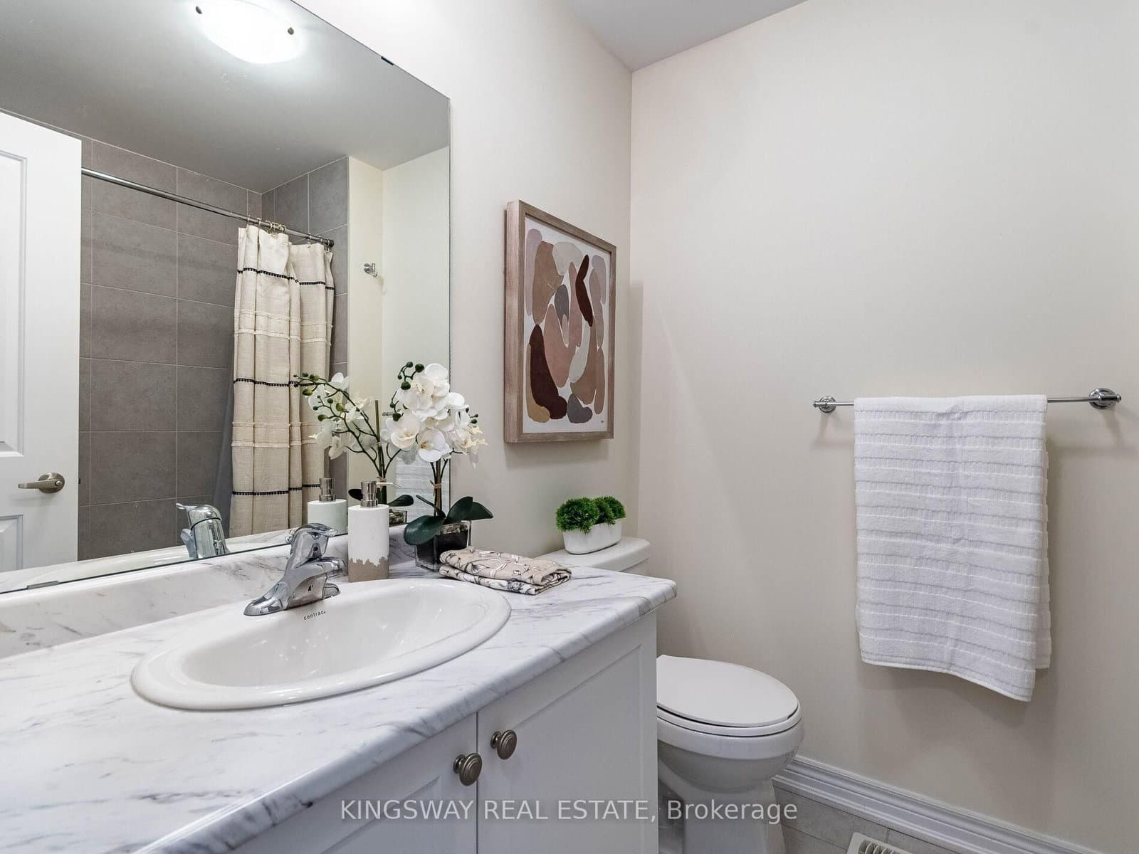279 Skinner Road N, Unit 2 thumbnail 15