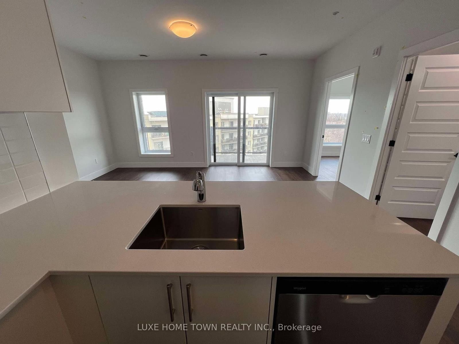 1000 Lackner Place, Unit 606 thumbnail 6