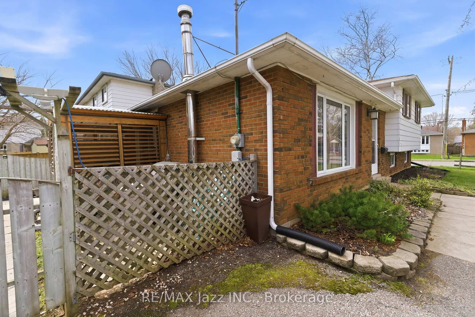 621 Willow Crescent thumbnail 30