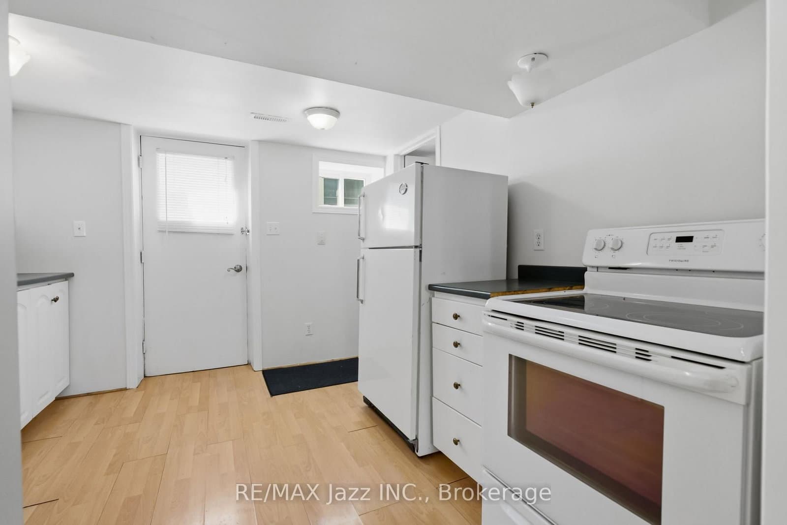 621 Willow Crescent thumbnail 32