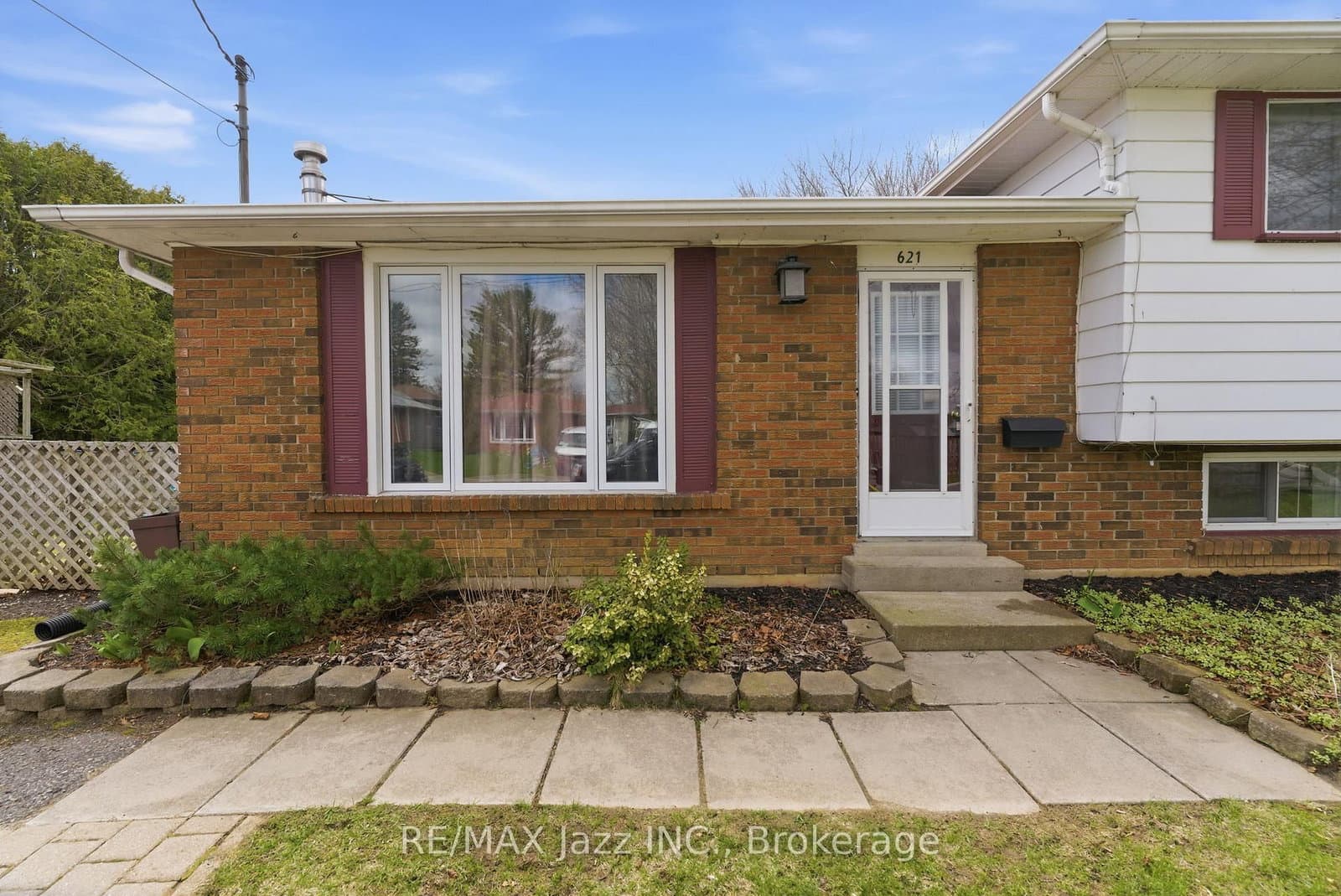 621 Willow Crescent thumbnail 5