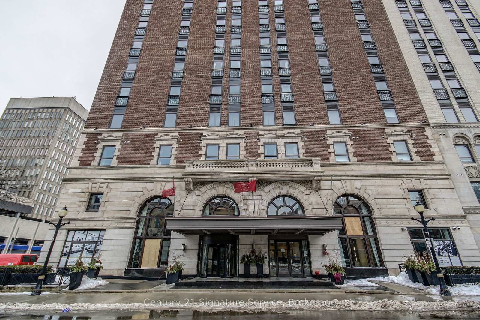 118 King Street E, Unit LPH16 - Image 1