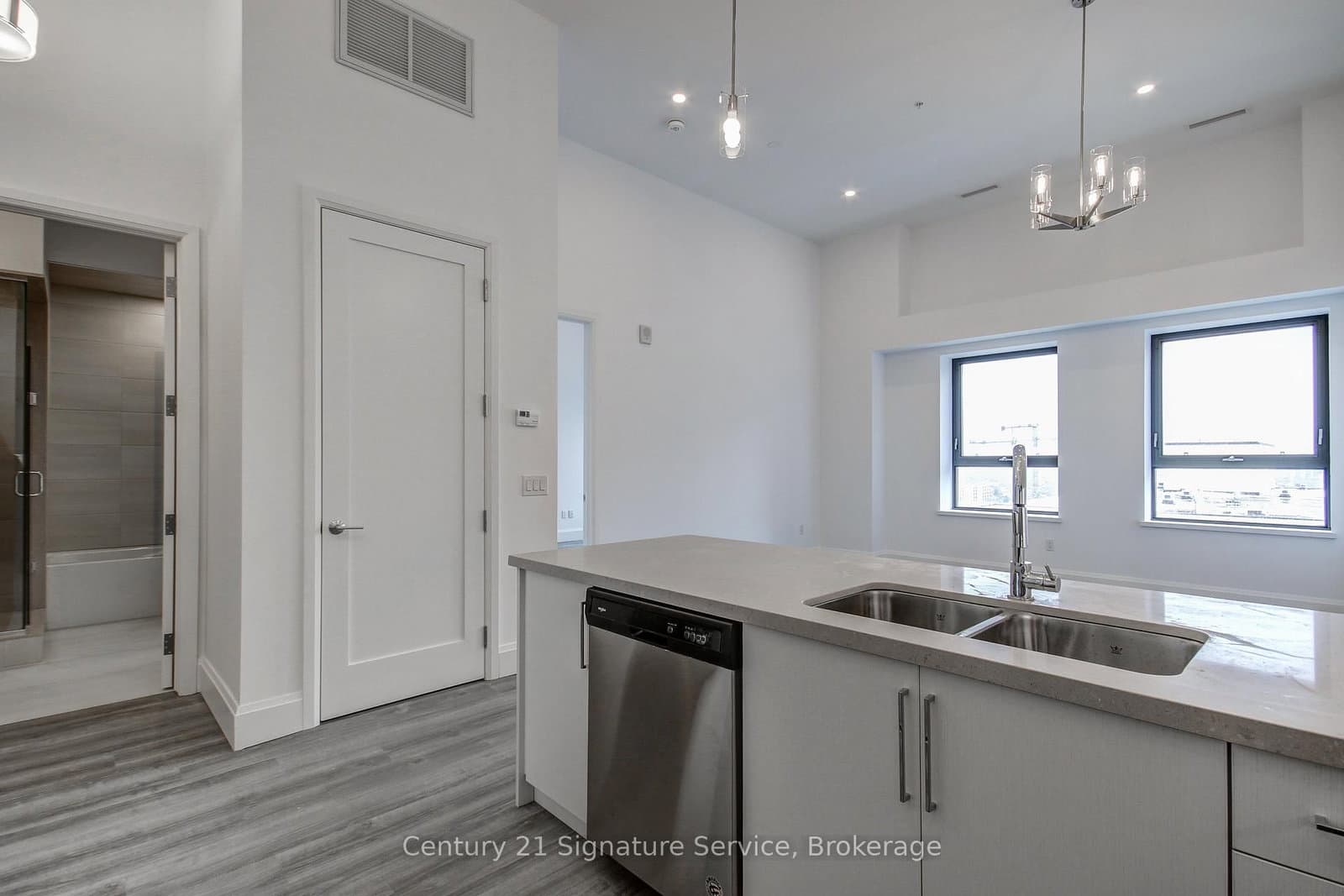 118 King Street E, Unit LPH16 thumbnail 10