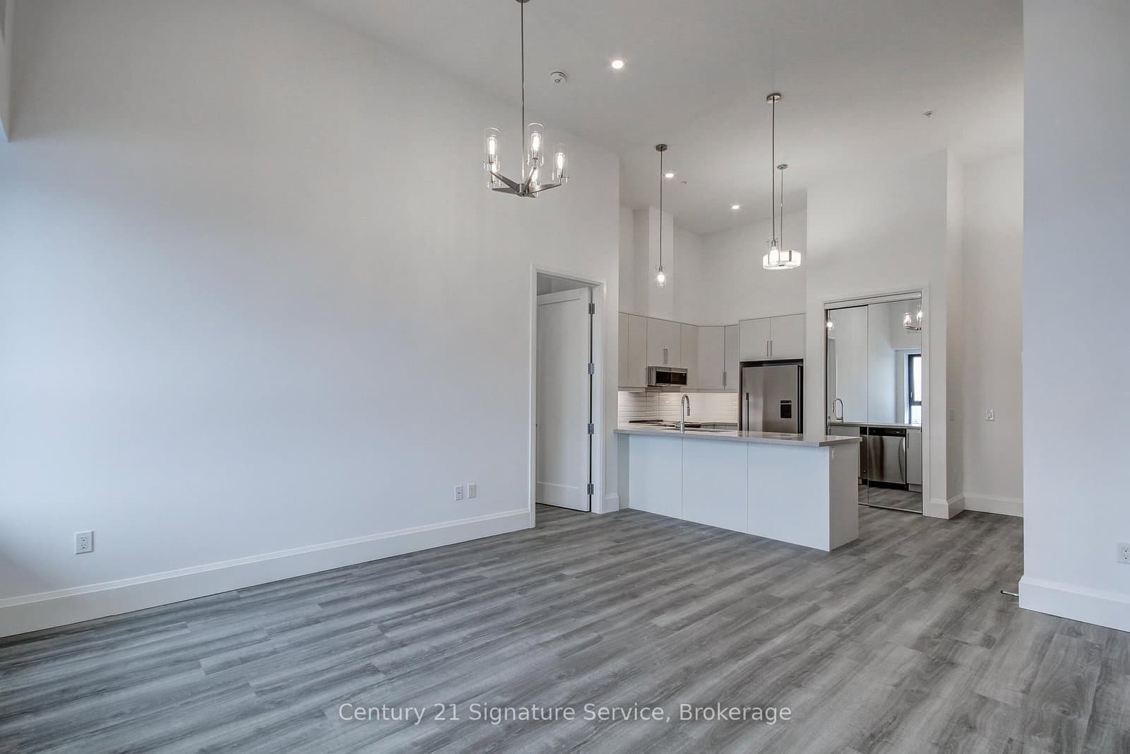 118 King Street E, Unit LPH16 thumbnail 14