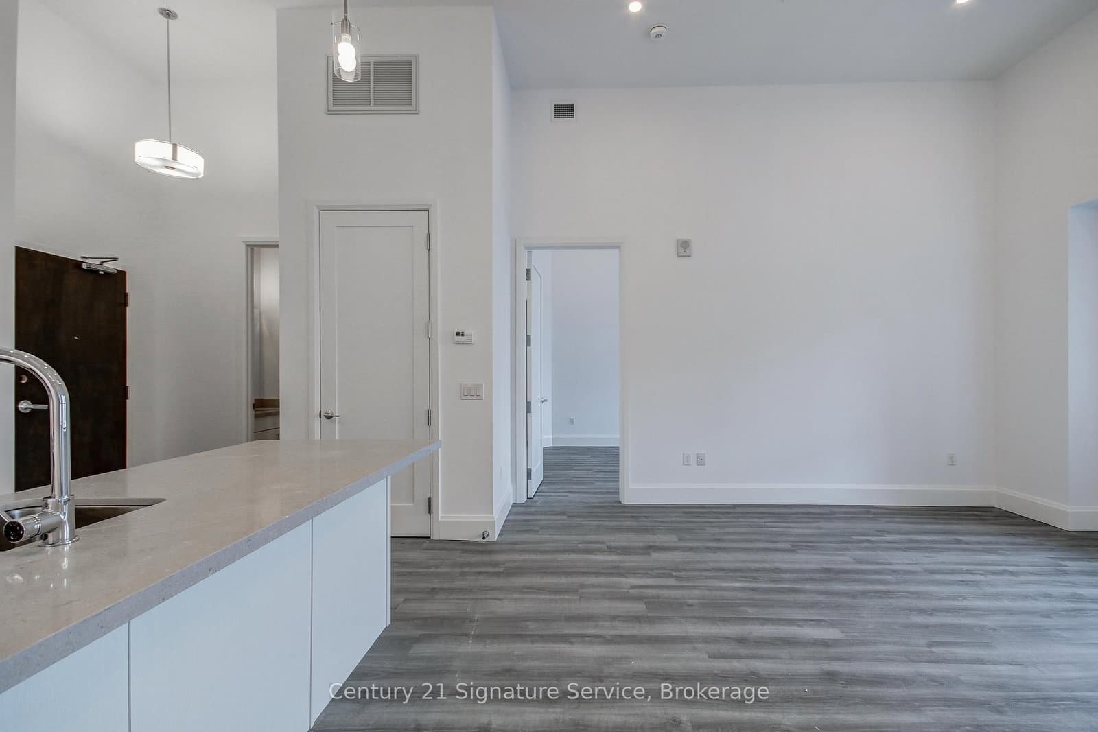 118 King Street E, Unit LPH16 thumbnail 16