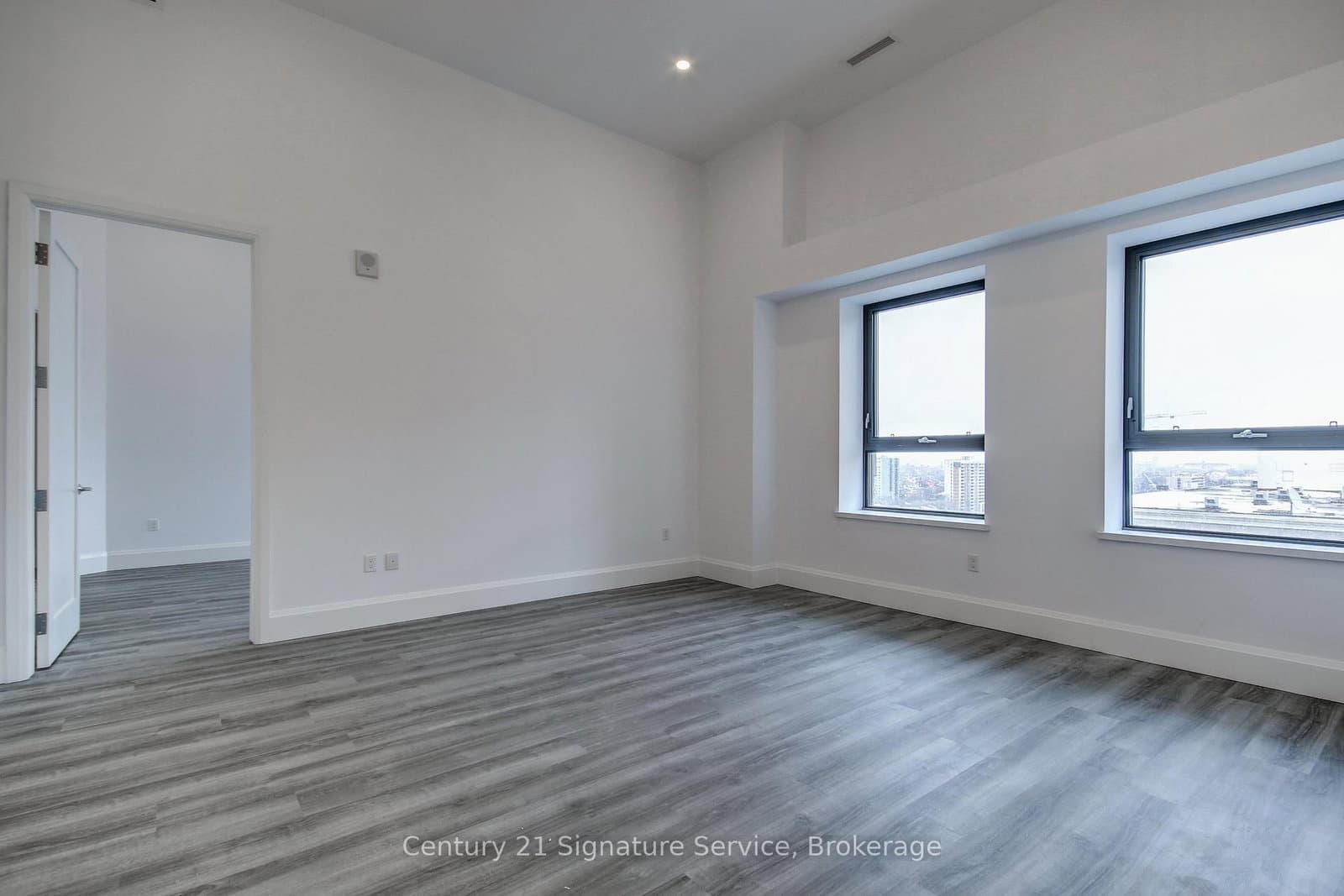 118 King Street E, Unit LPH16 thumbnail 19