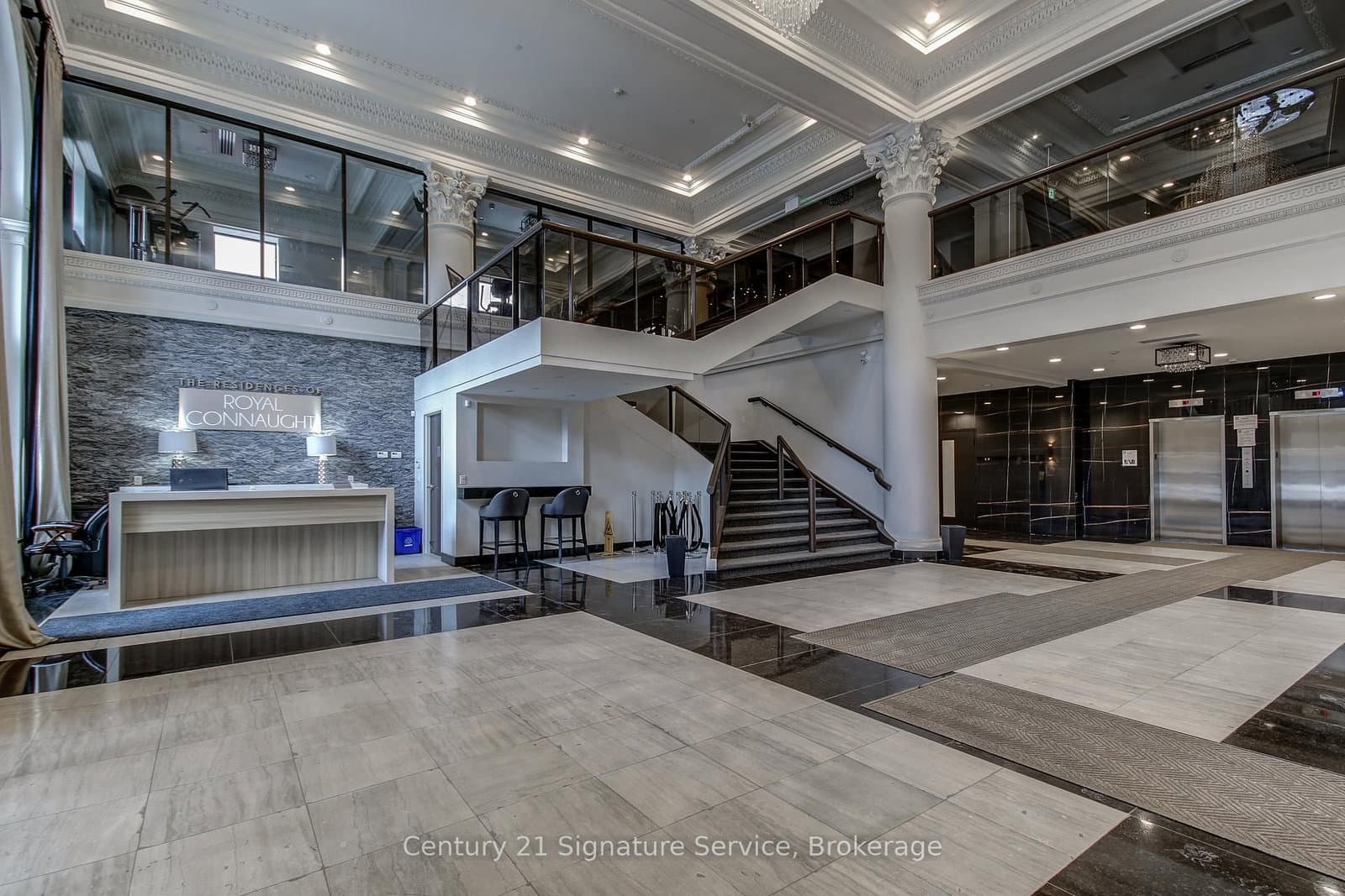 118 King Street E, Unit LPH16 thumbnail 2
