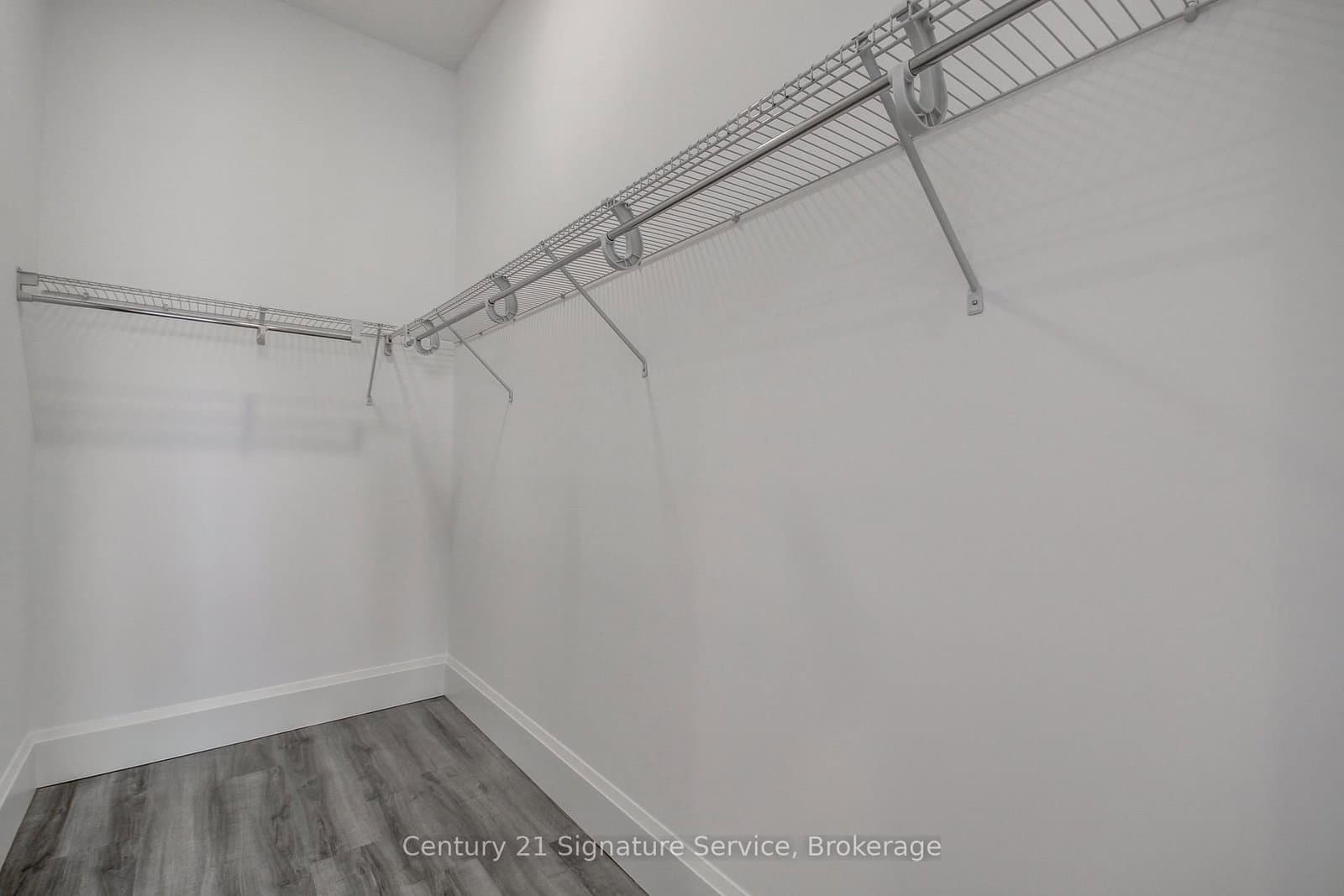 118 King Street E, Unit LPH16 thumbnail 22