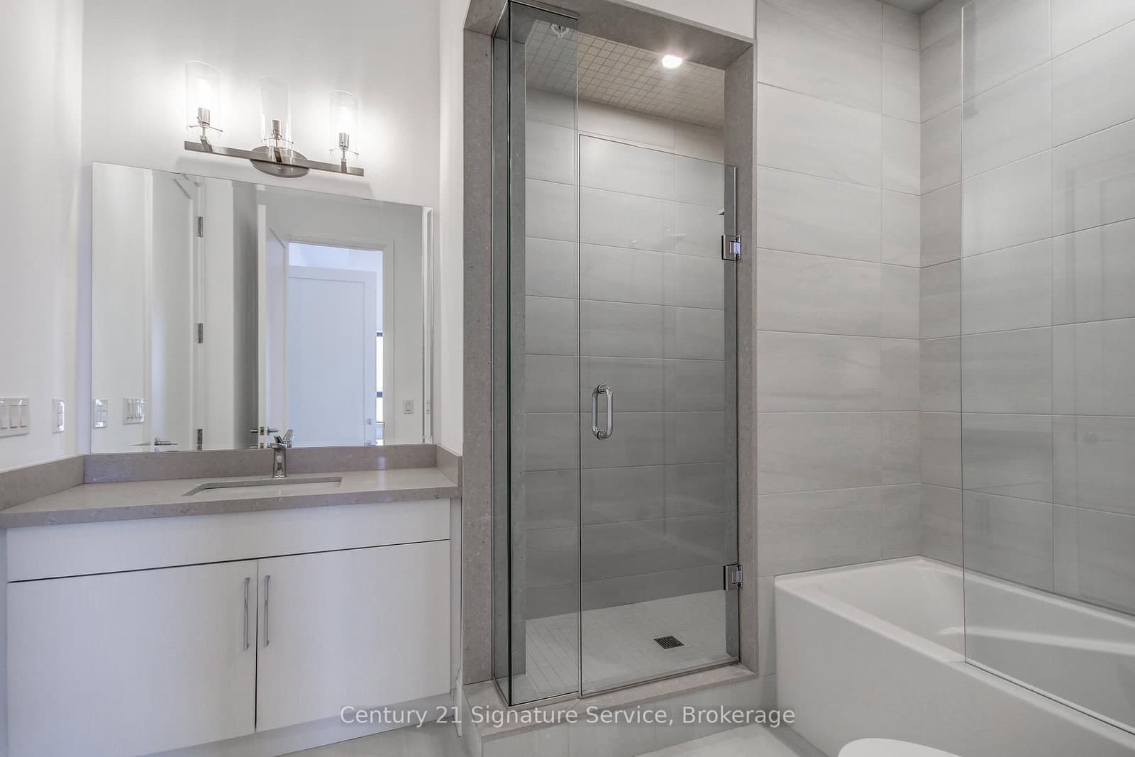 118 King Street E, Unit LPH16 thumbnail 23