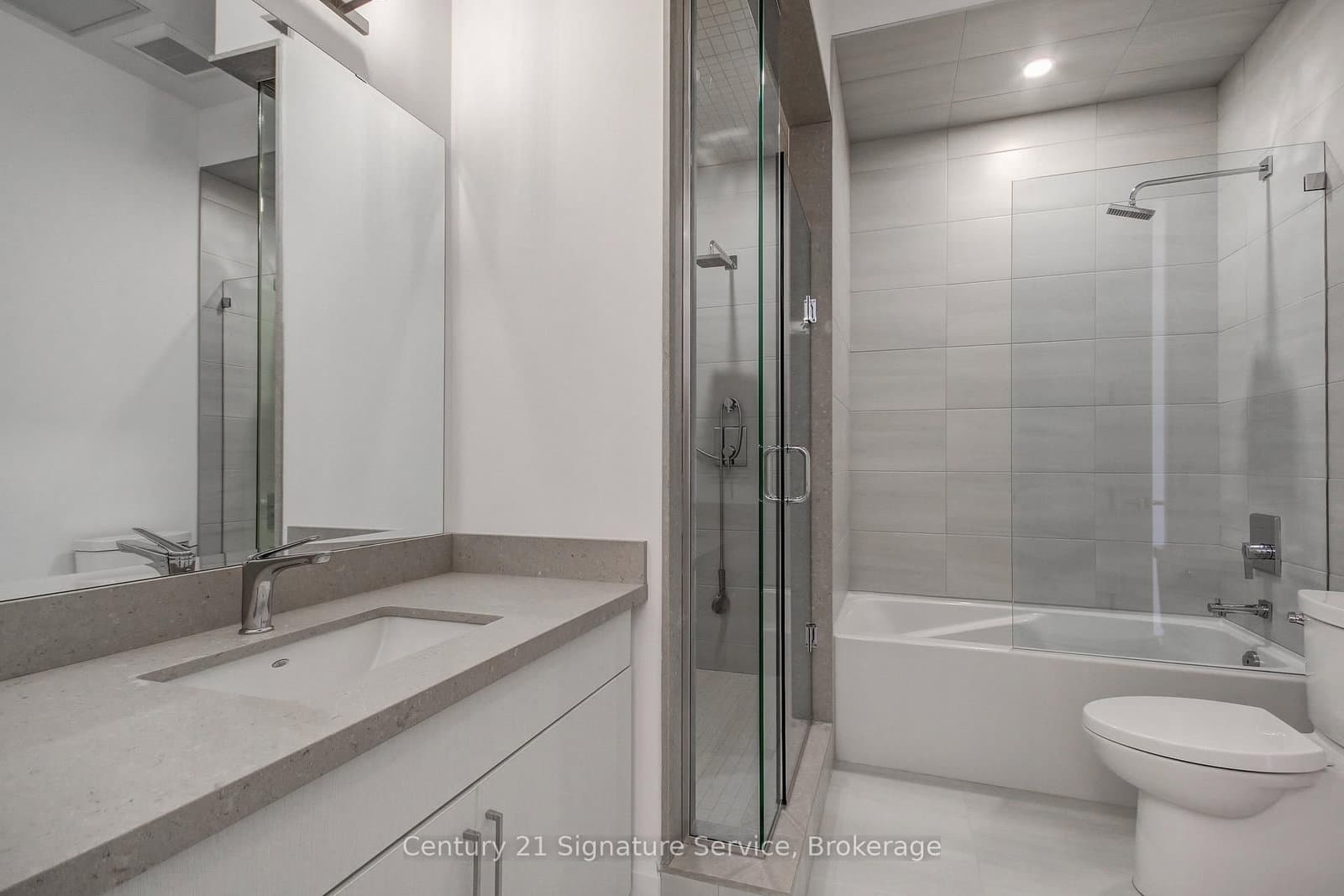 118 King Street E, Unit LPH16 thumbnail 24