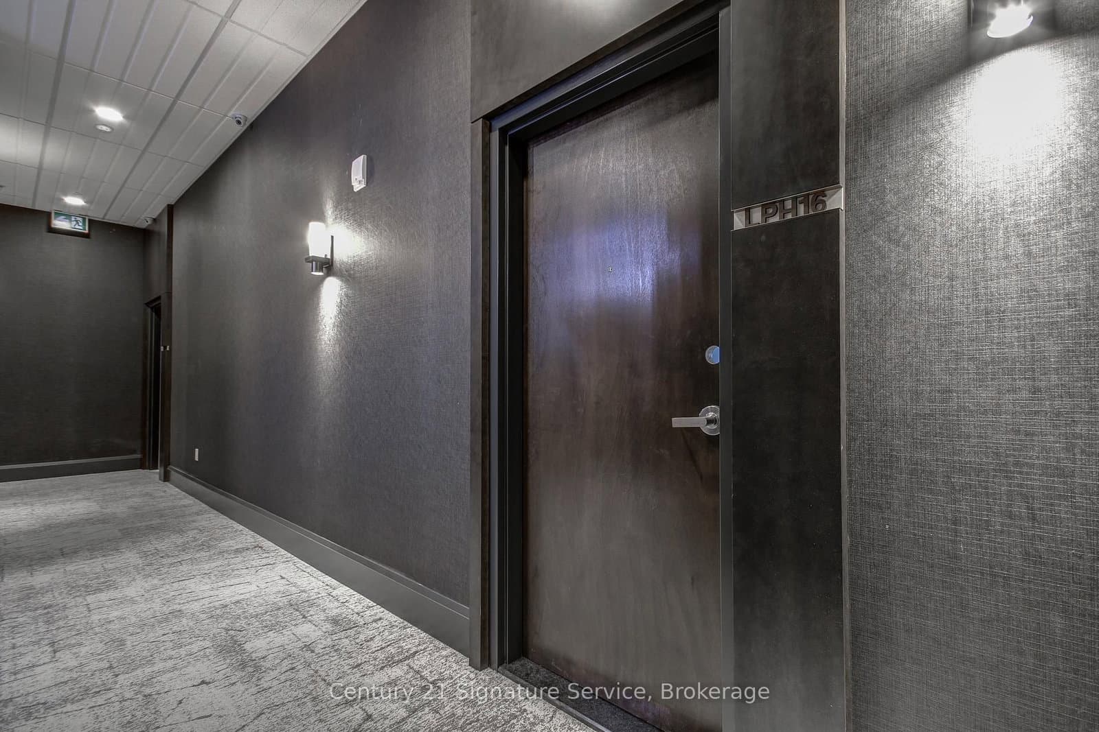 118 King Street E, Unit LPH16 thumbnail 6